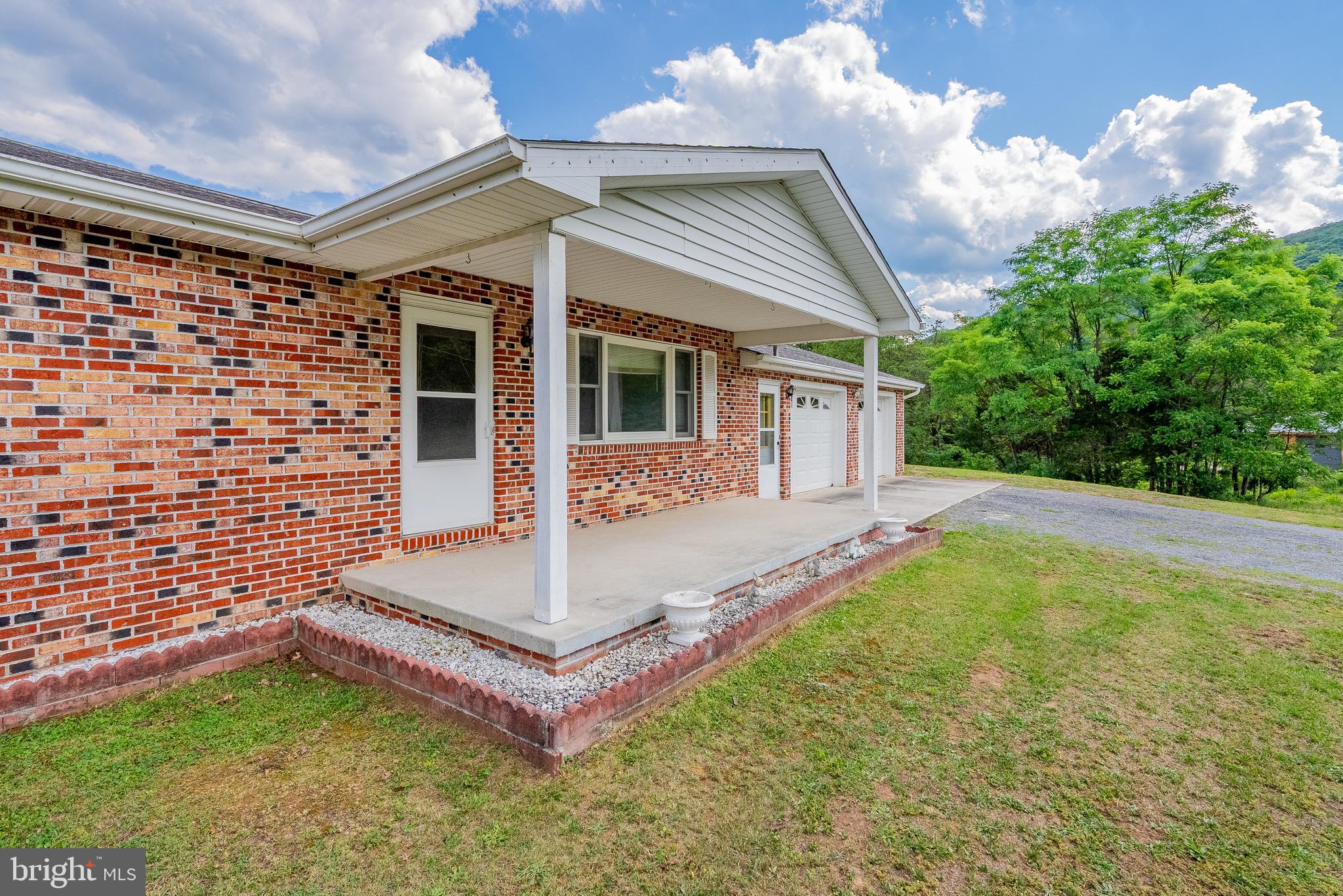 162 STRATUS DRIVE
