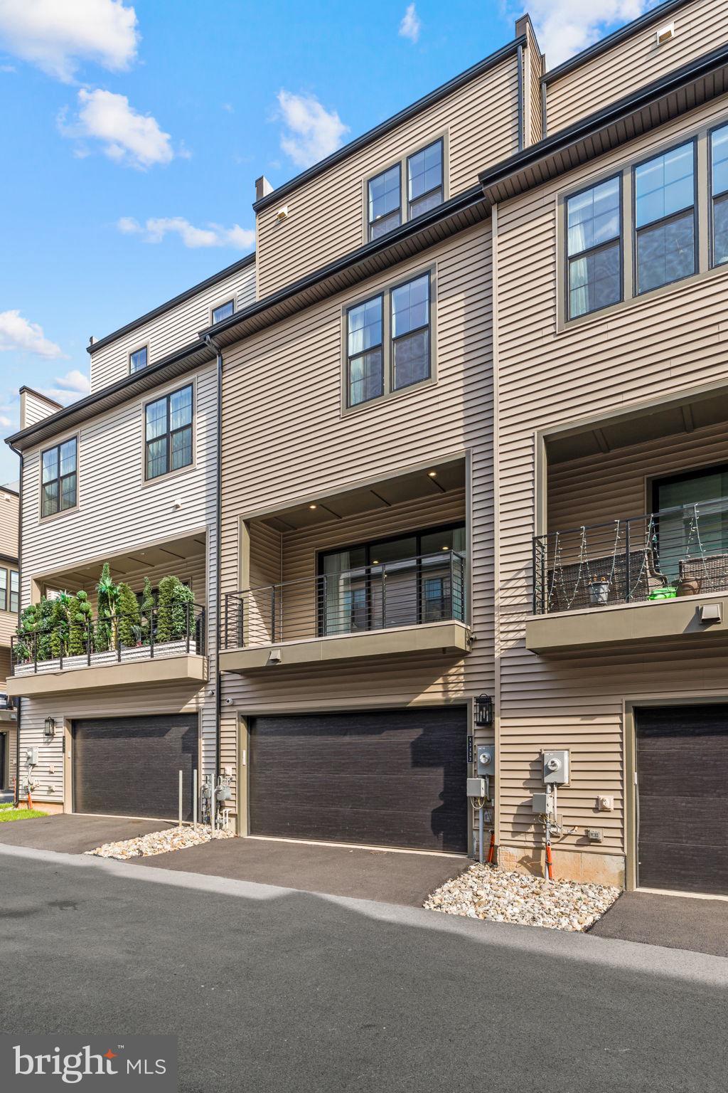 METRO WALK AT MOOREFIELD STATION - Residential