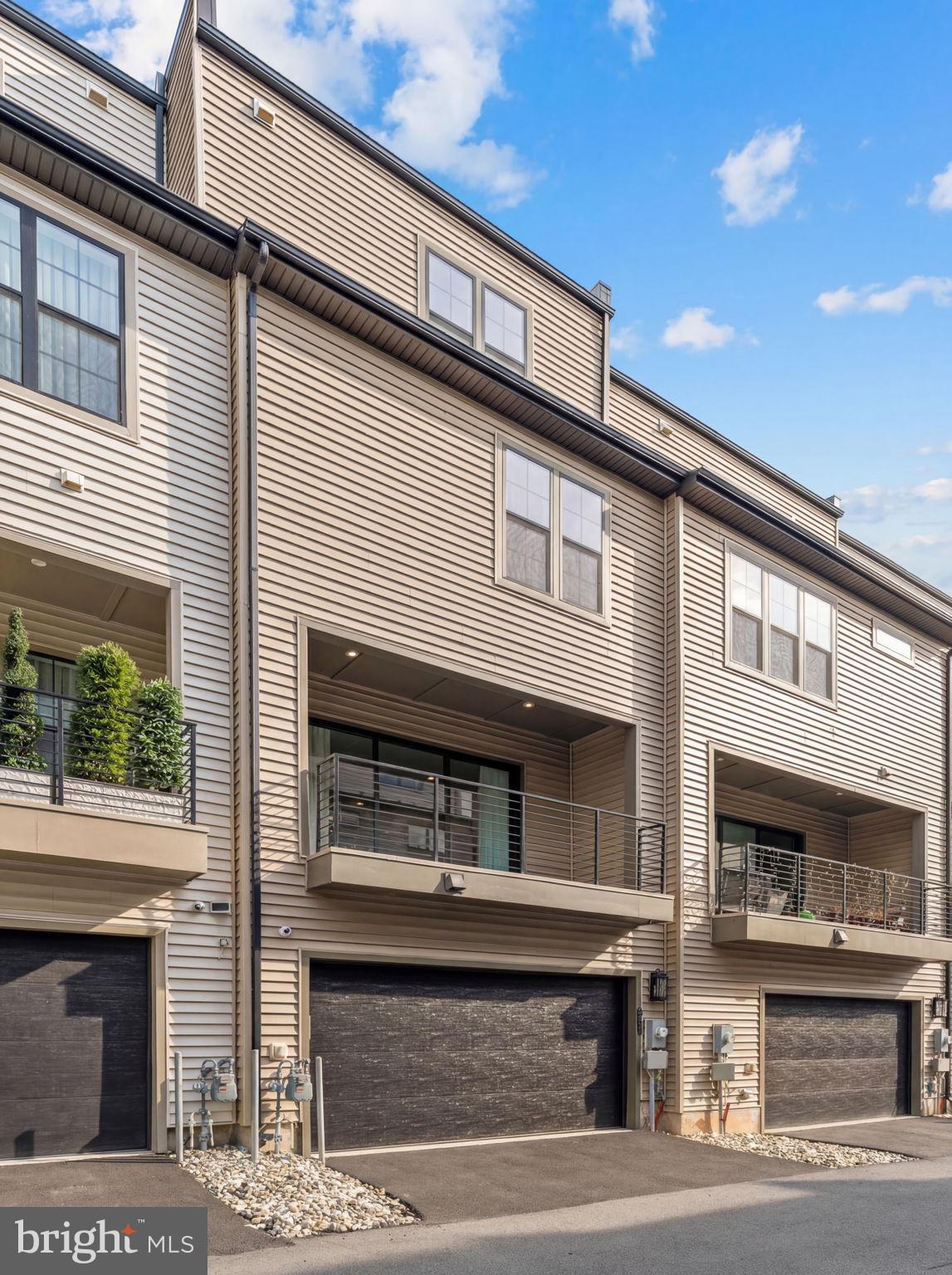 METRO WALK AT MOOREFIELD STATION - Residential