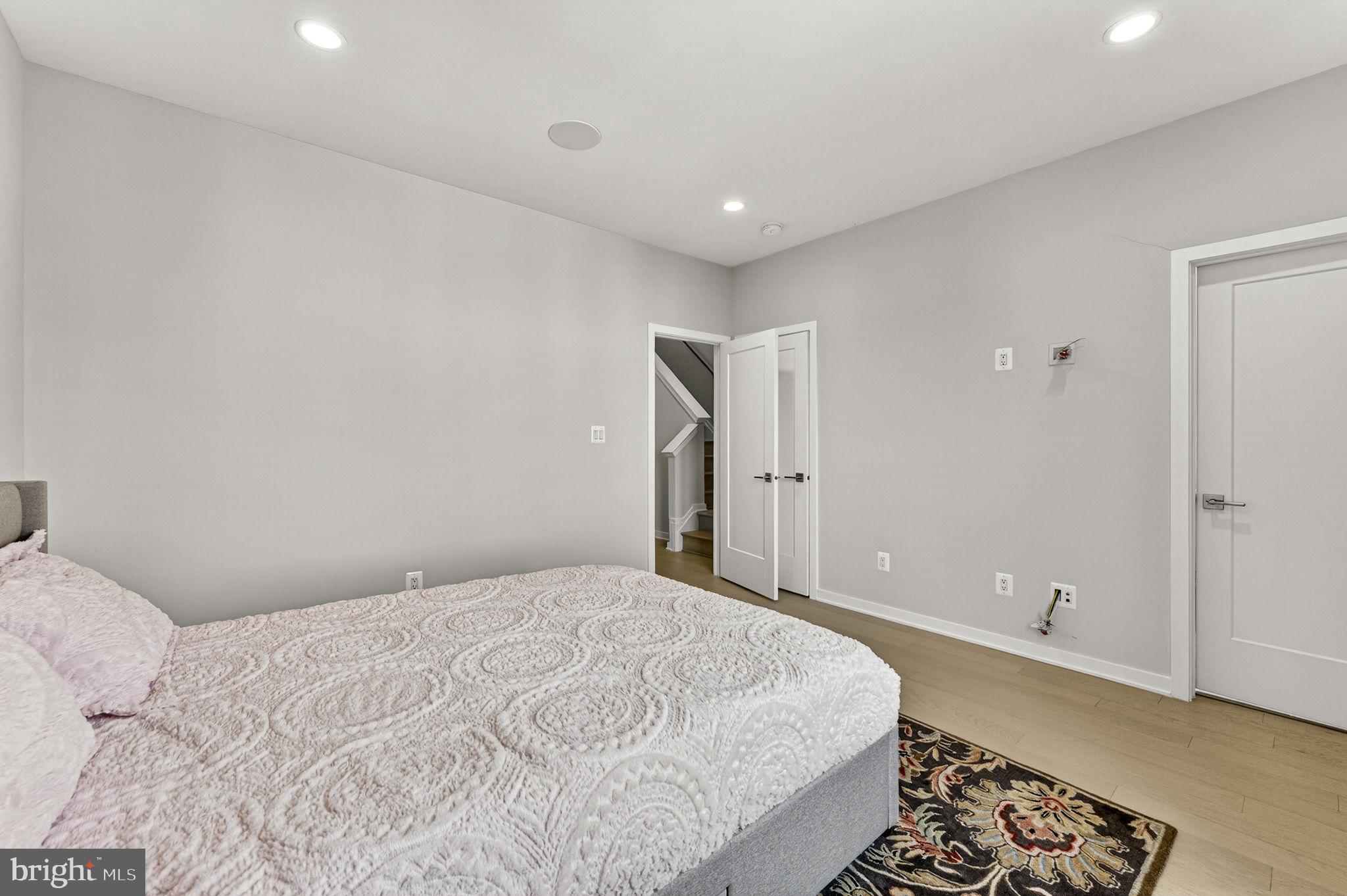 METRO WALK AT MOOREFIELD STATION - Residential