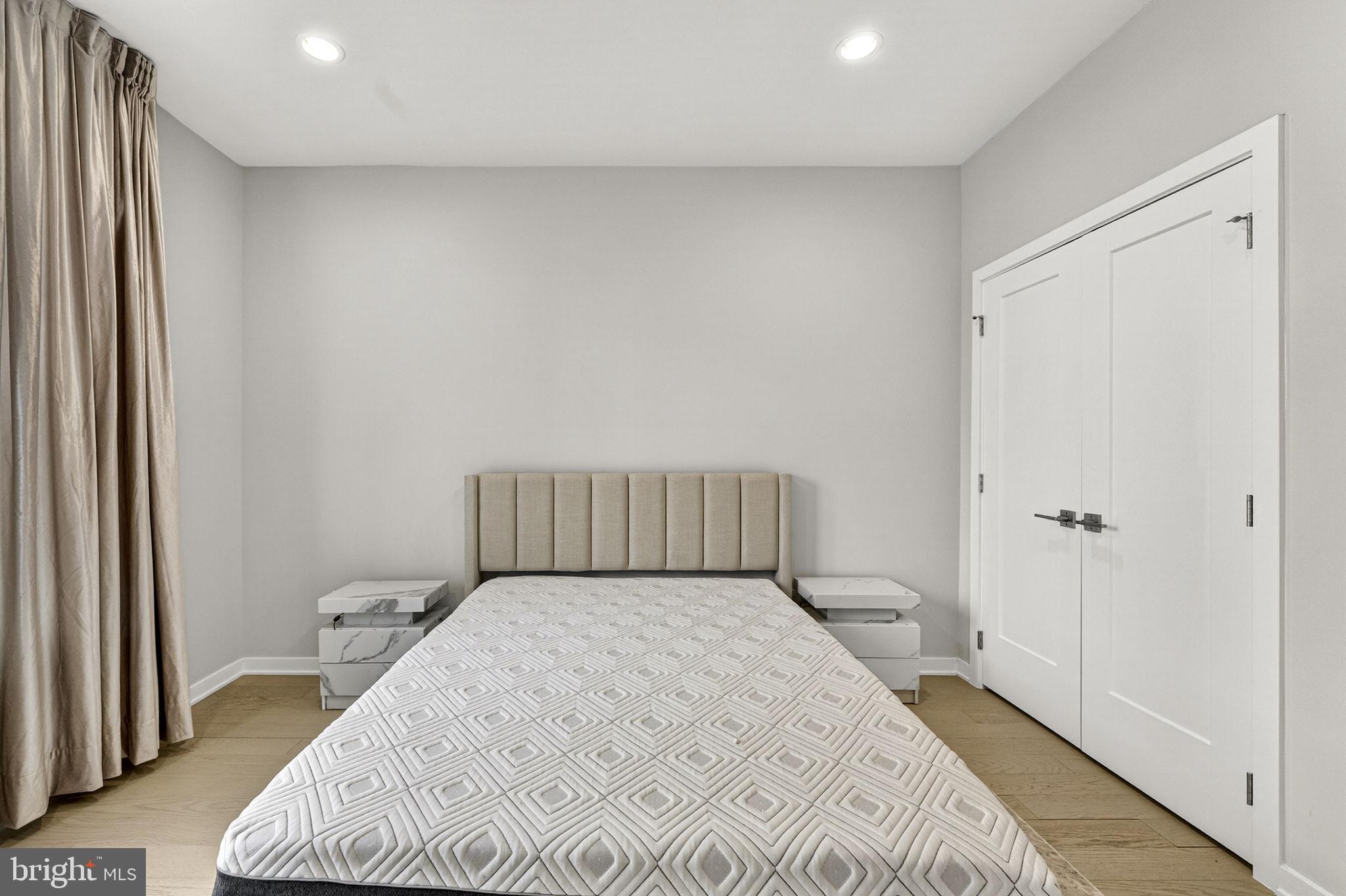 METRO WALK AT MOOREFIELD STATION - Residential