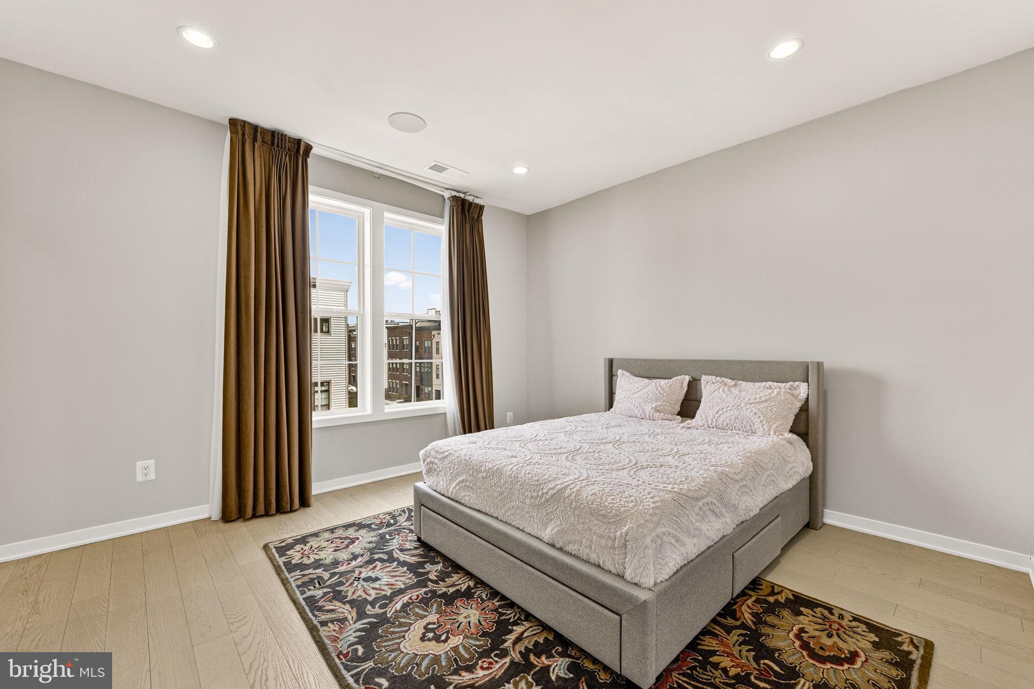 METRO WALK AT MOOREFIELD STATION - Residential