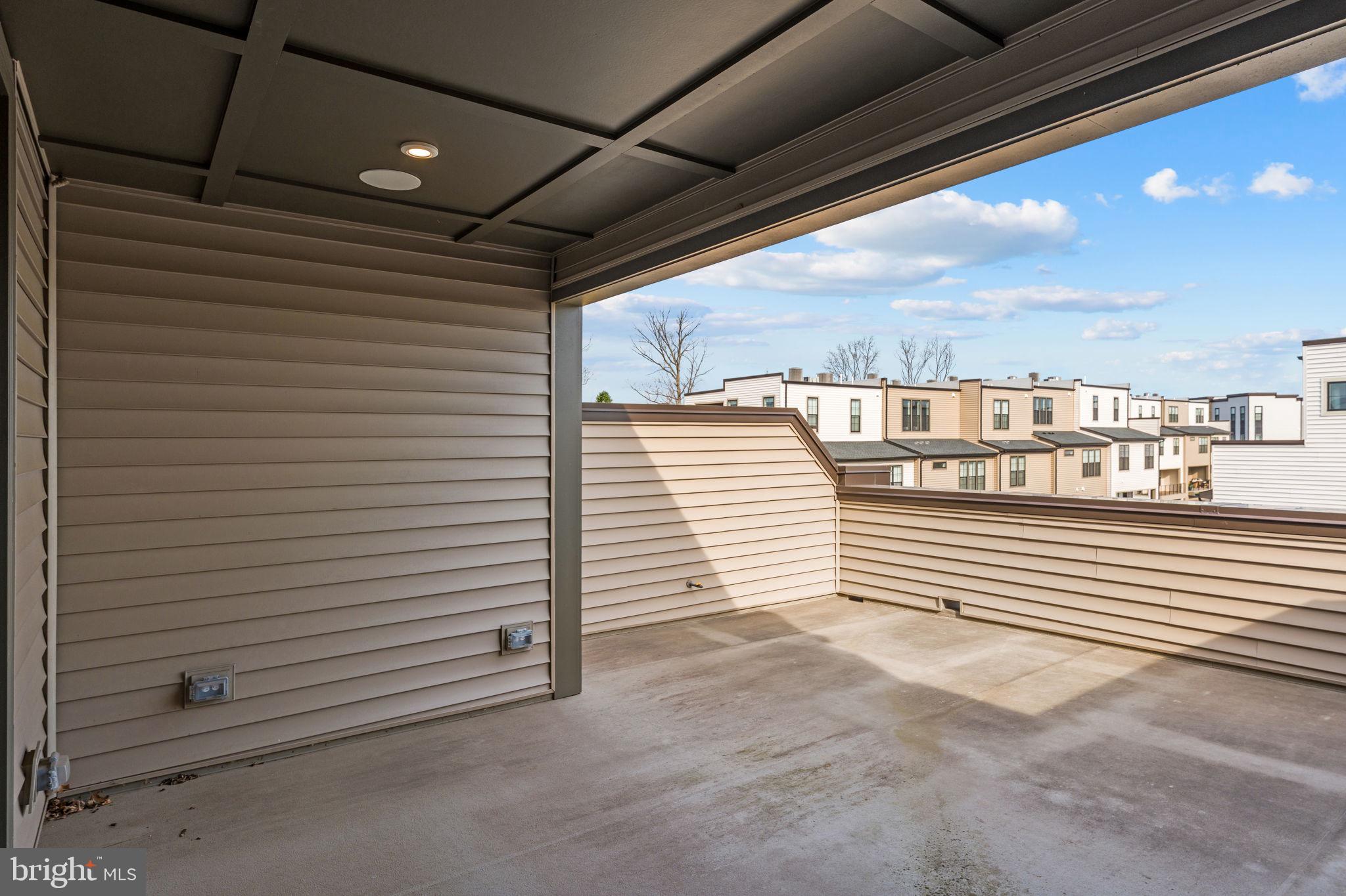 METRO WALK AT MOOREFIELD STATION - Residential