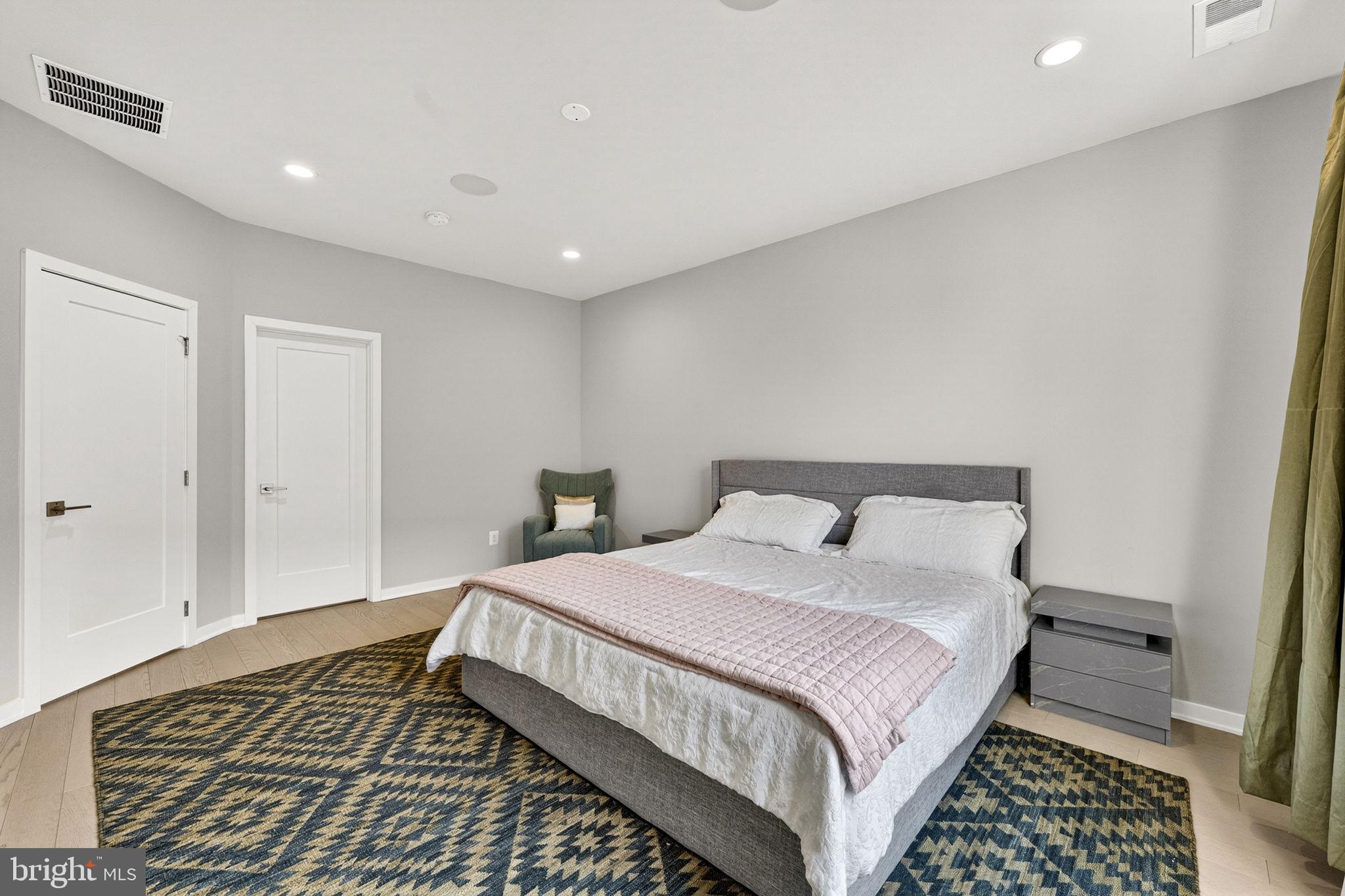 METRO WALK AT MOOREFIELD STATION - Residential