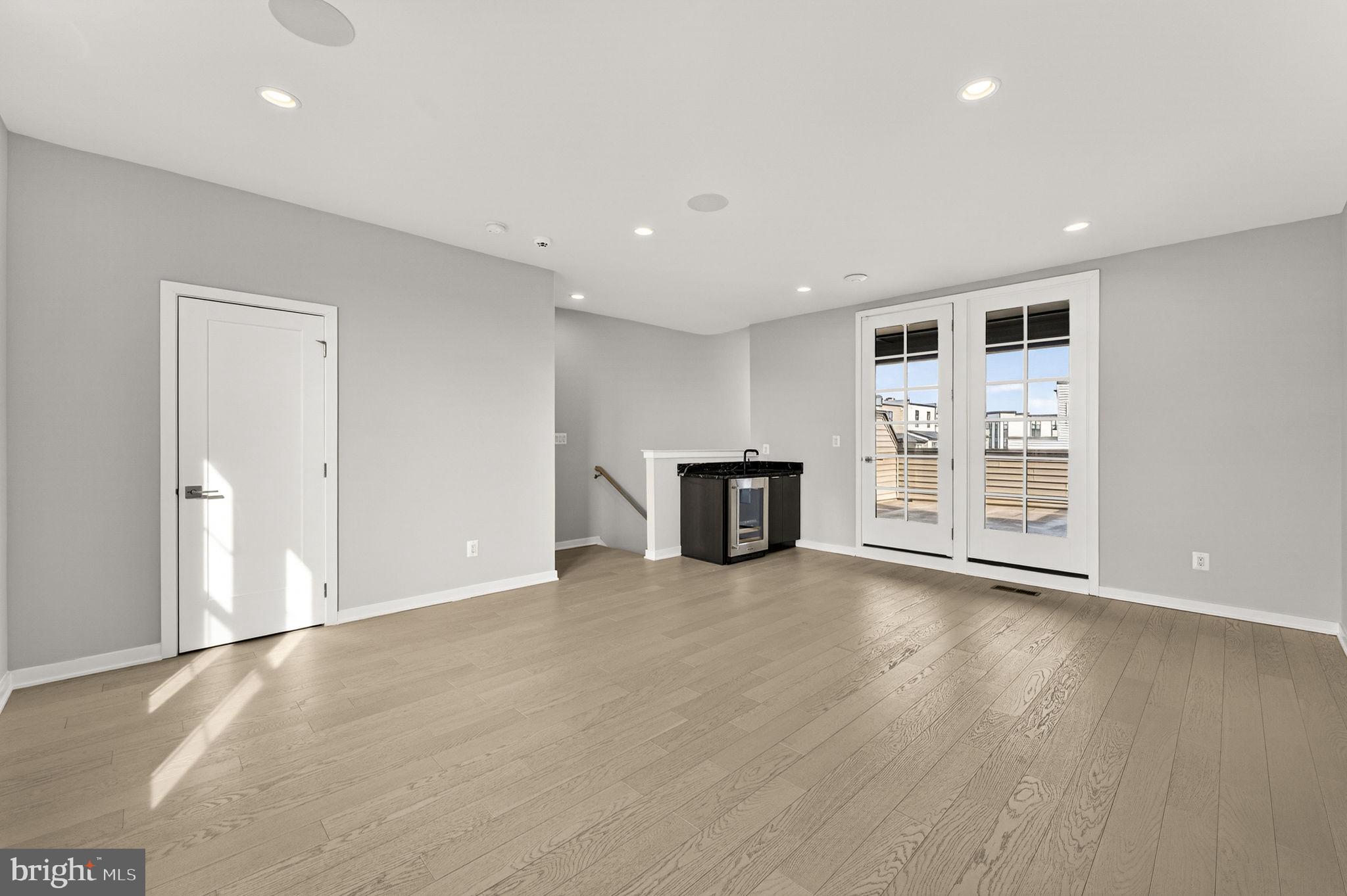 METRO WALK AT MOOREFIELD STATION - Residential