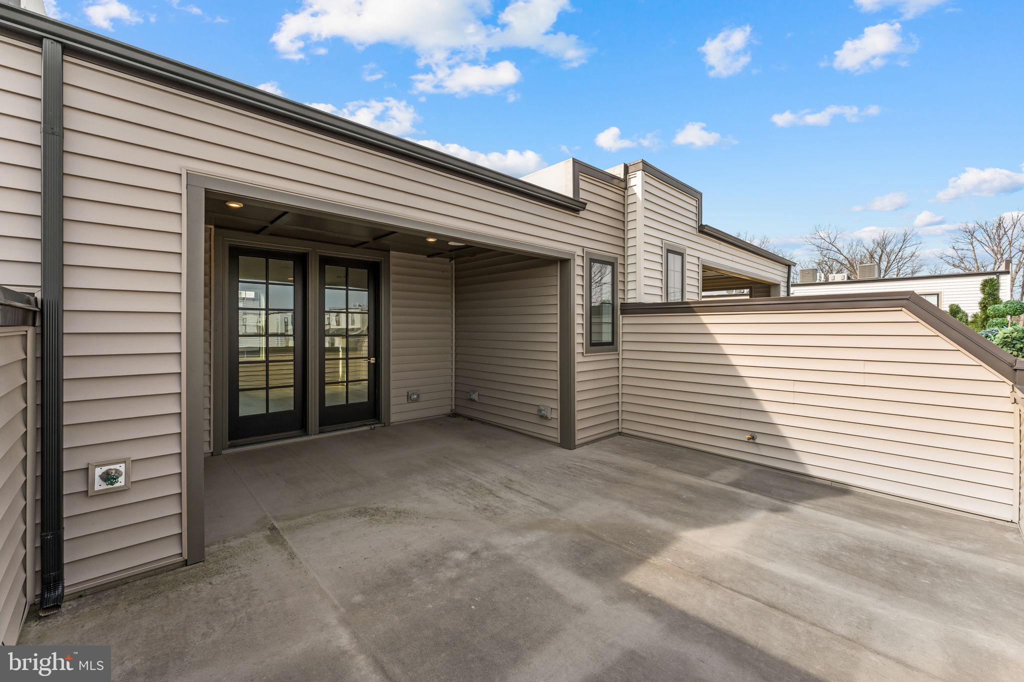 METRO WALK AT MOOREFIELD STATION - Residential