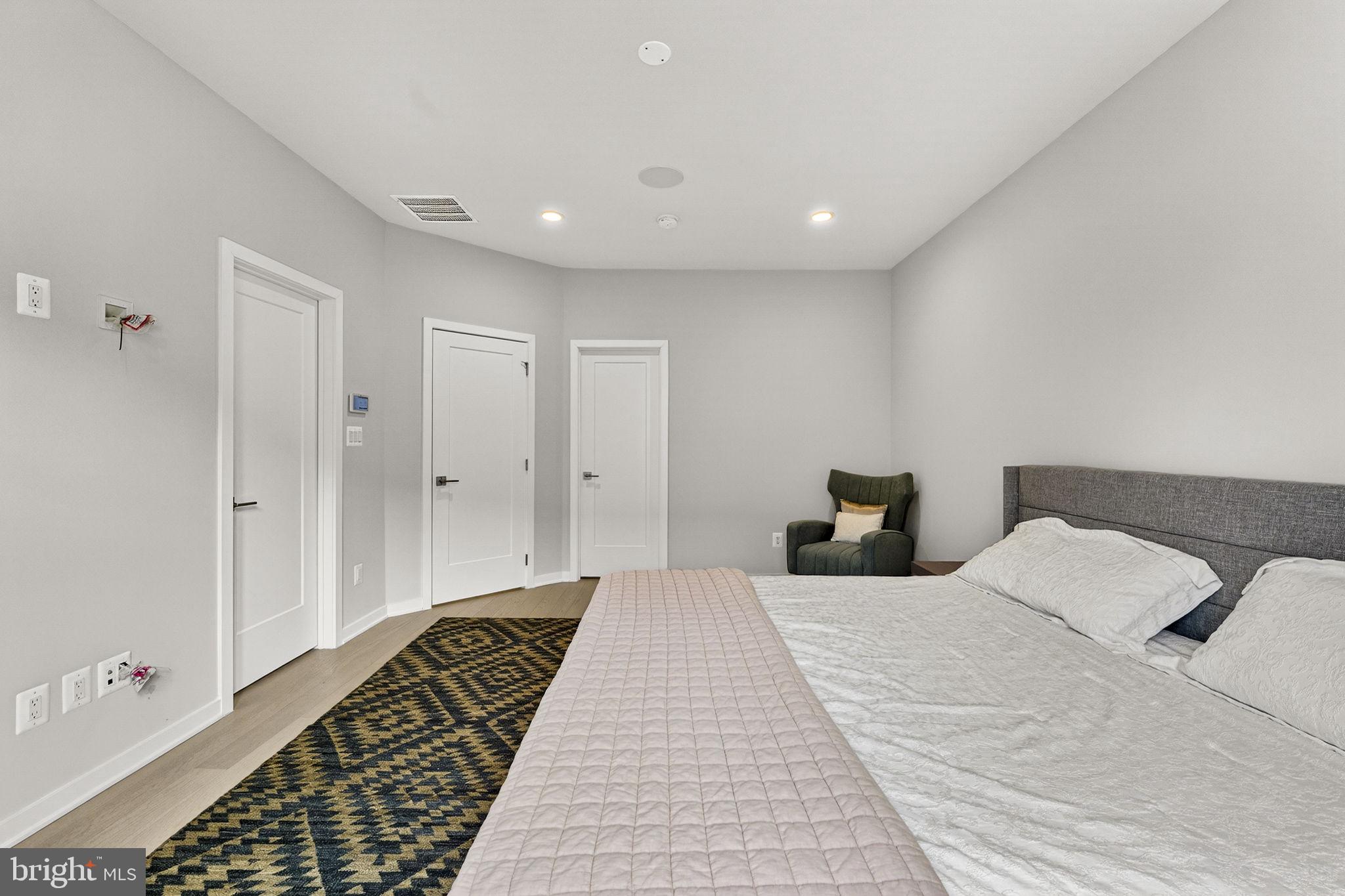 METRO WALK AT MOOREFIELD STATION - Residential