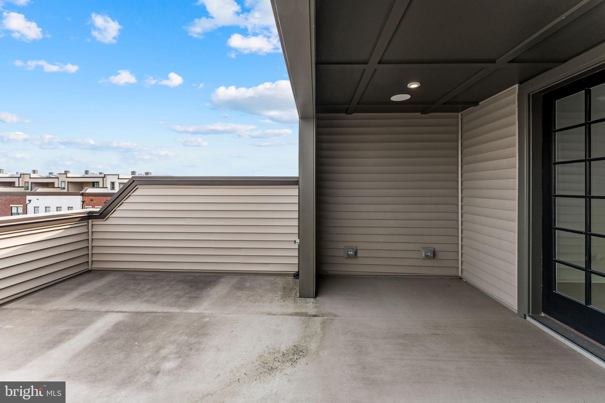 METRO WALK AT MOOREFIELD STATION - Residential