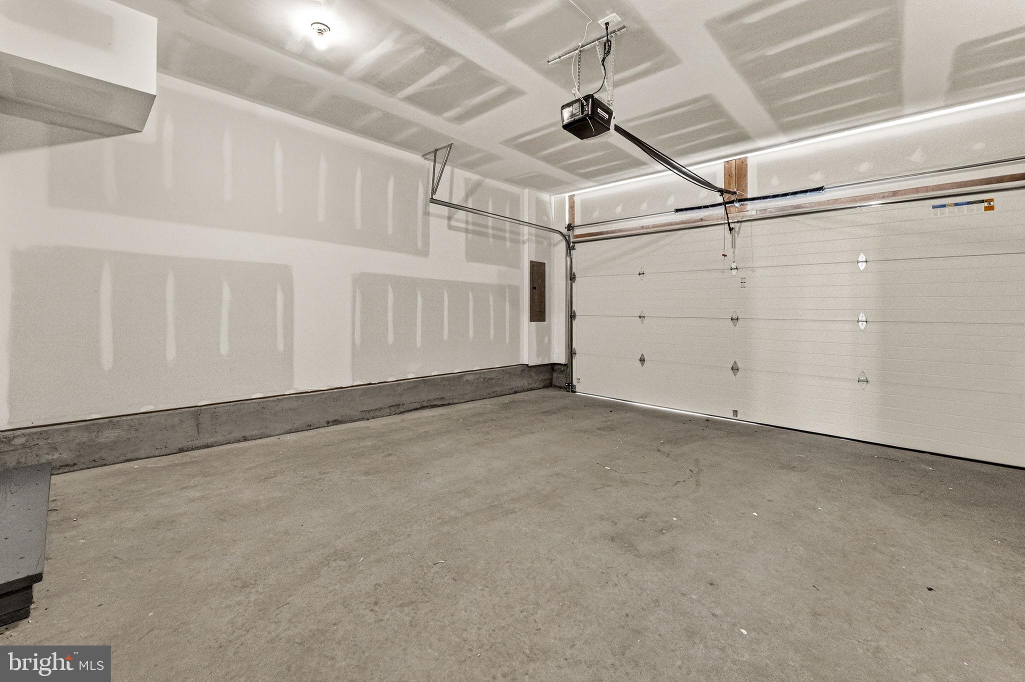 METRO WALK AT MOOREFIELD STATION - Residential