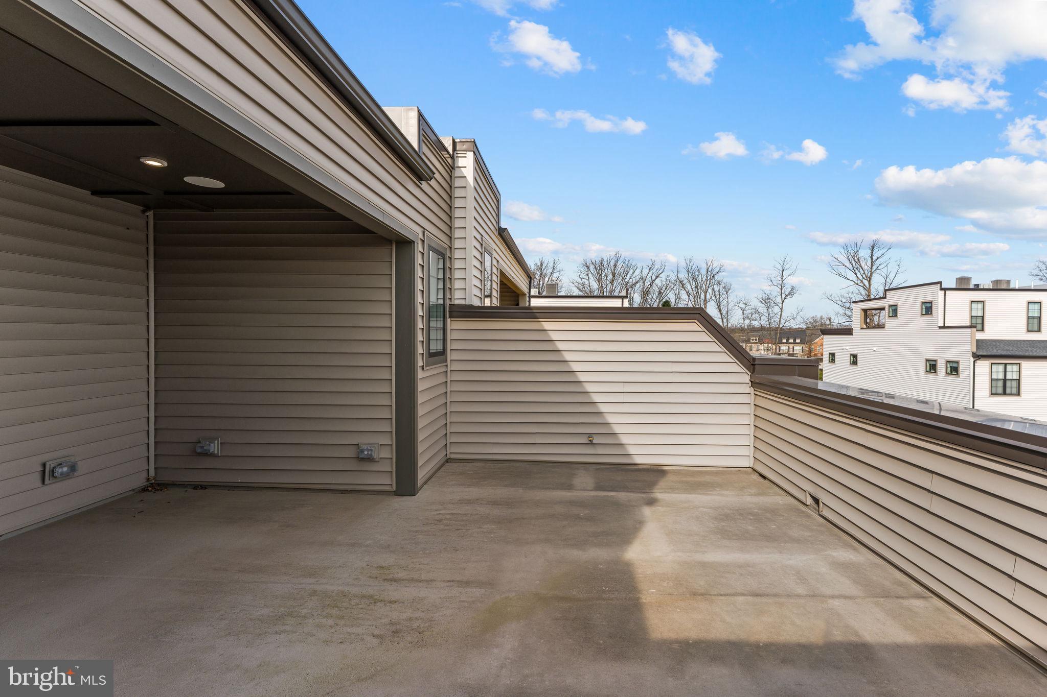 METRO WALK AT MOOREFIELD STATION - Residential