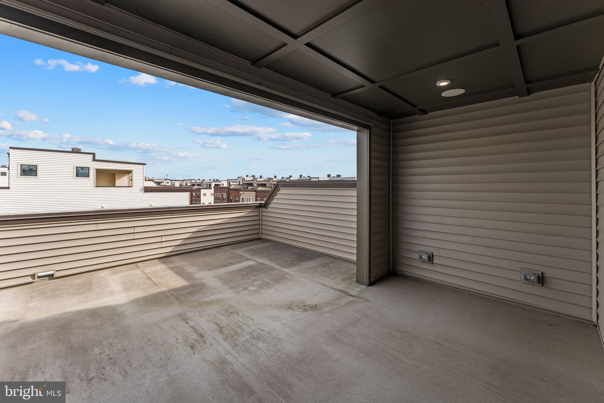 METRO WALK AT MOOREFIELD STATION - Residential