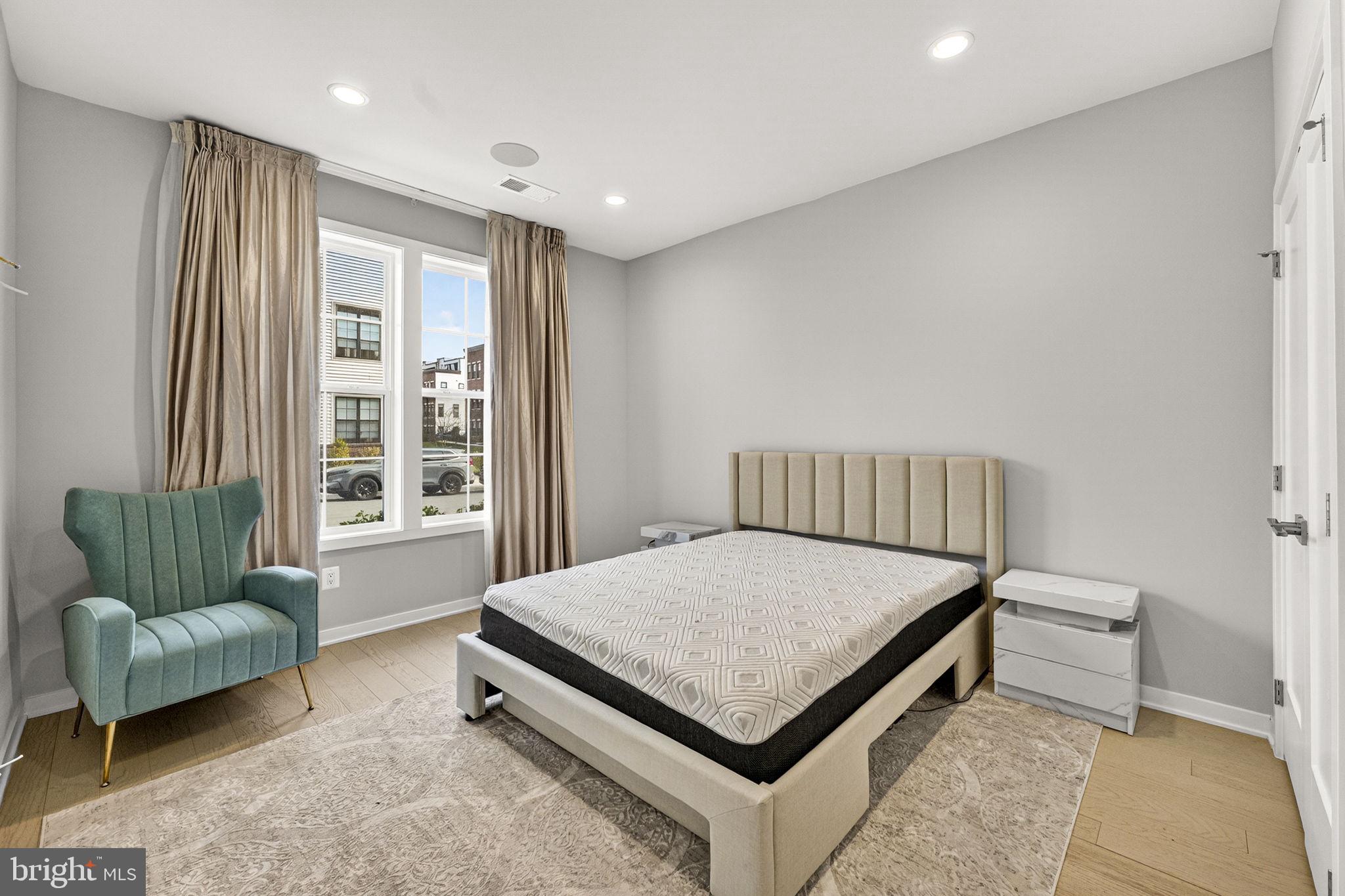 METRO WALK AT MOOREFIELD STATION - Residential