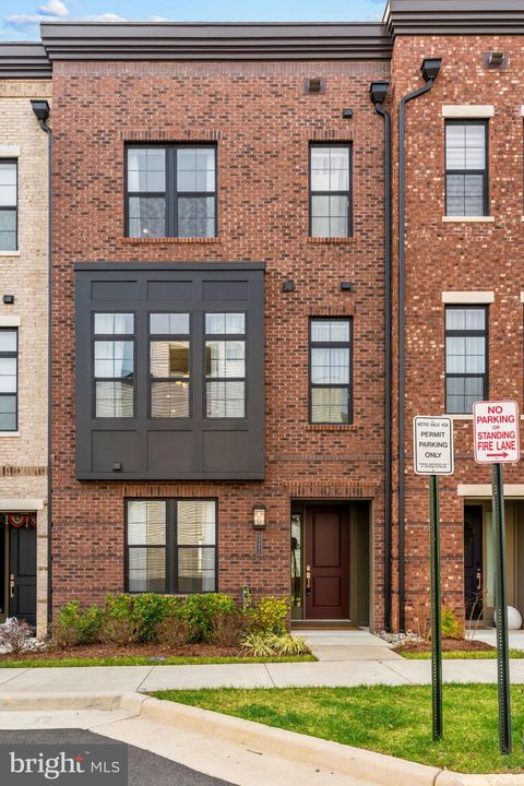 Townhouse For Sale - 43433 Wilcox Terrace<br/> ASHBURN, VA 20148