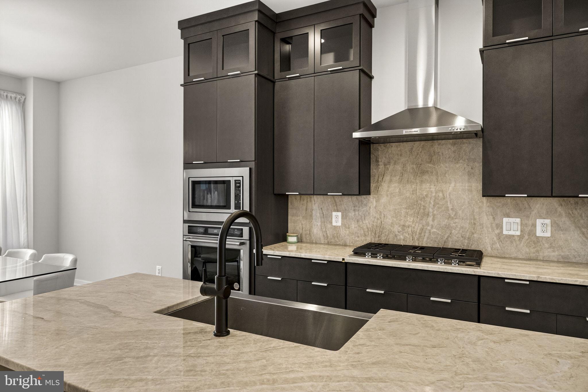 METRO WALK AT MOOREFIELD STATION - Residential