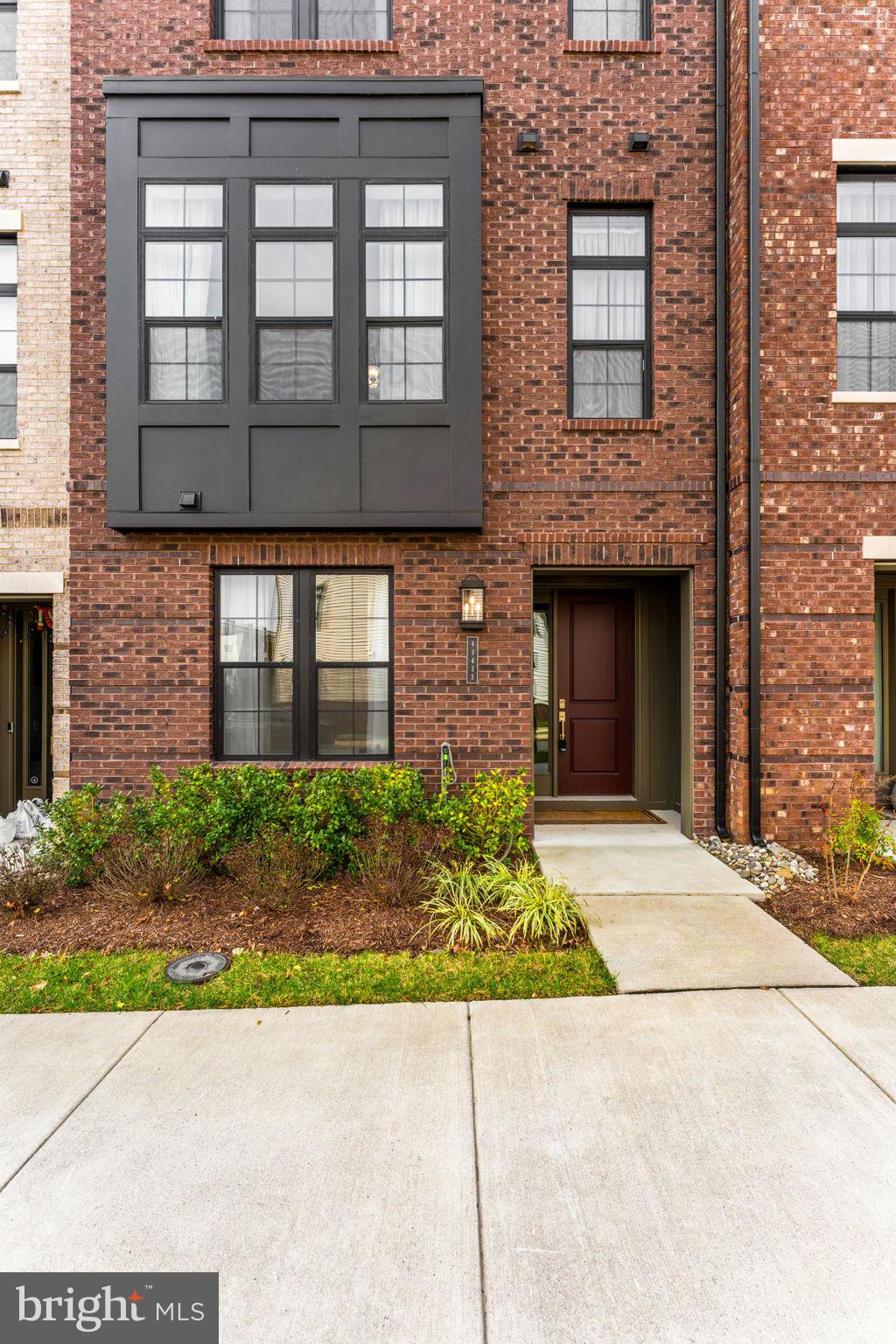 METRO WALK AT MOOREFIELD STATION - Residential