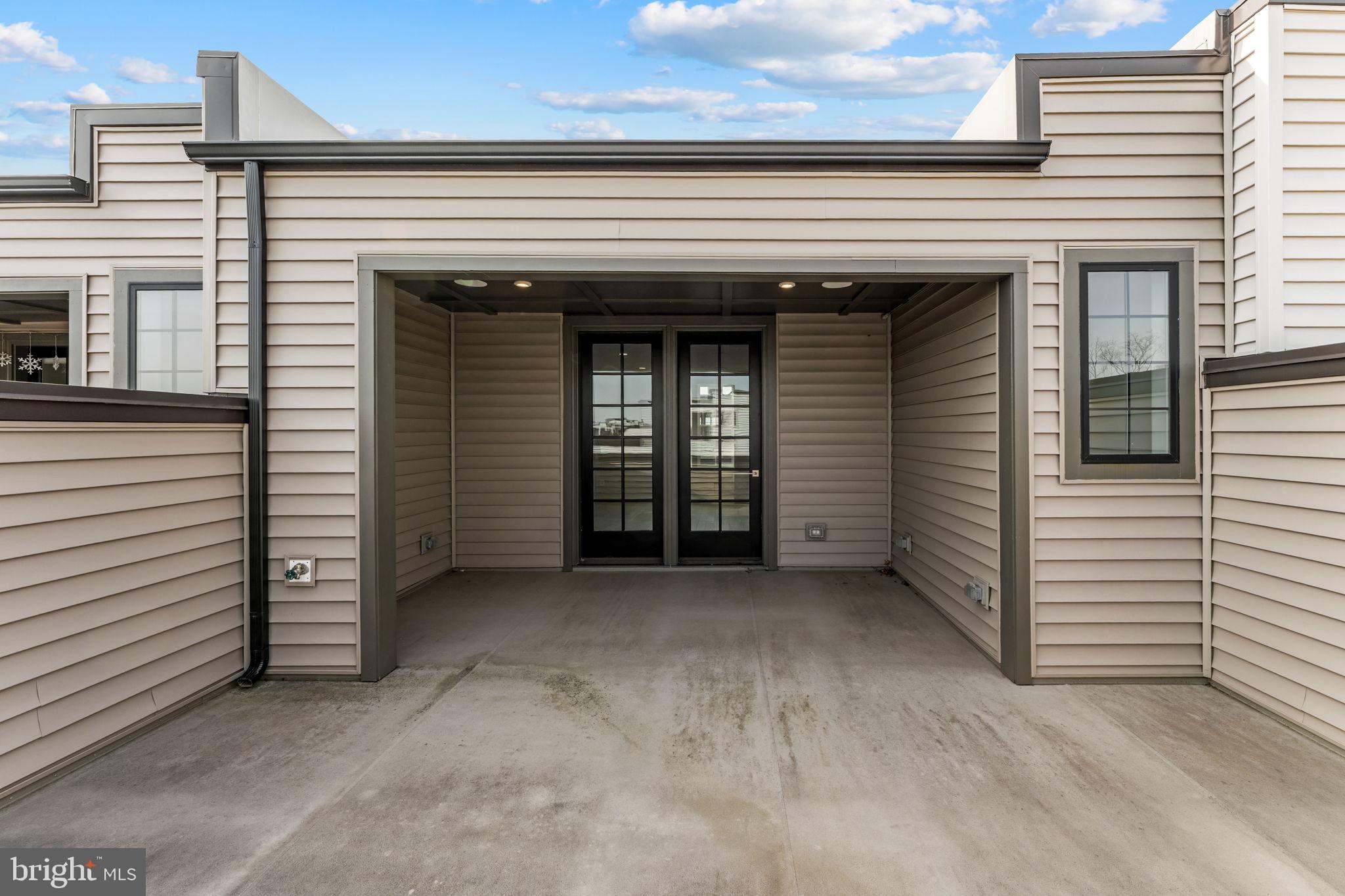 METRO WALK AT MOOREFIELD STATION - Residential