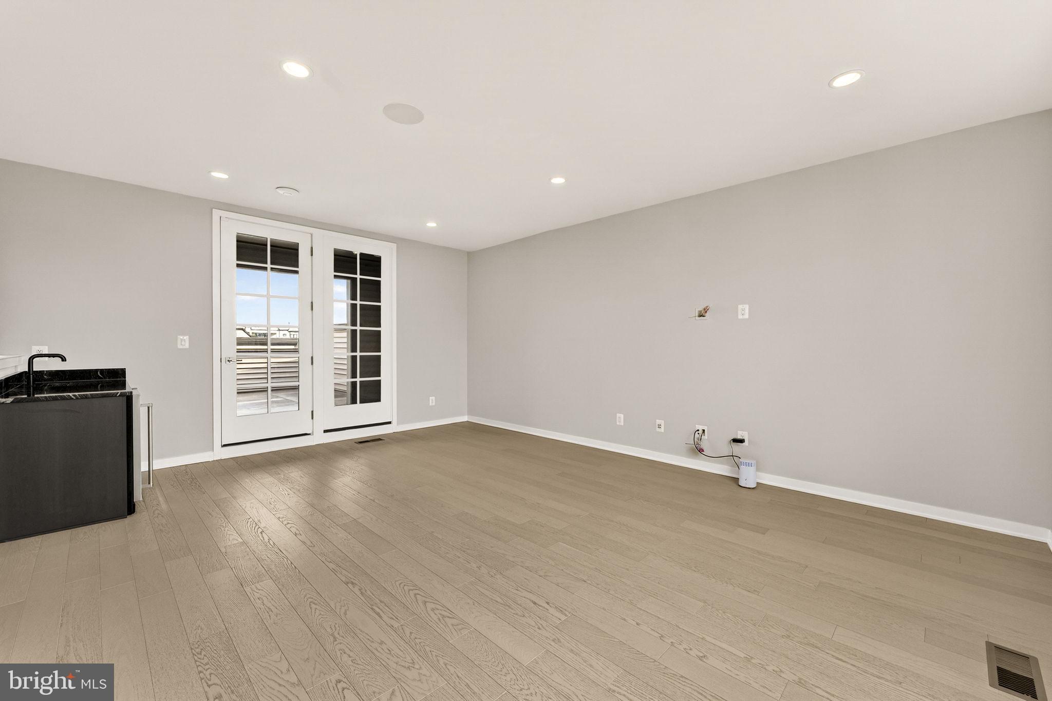 METRO WALK AT MOOREFIELD STATION - Residential