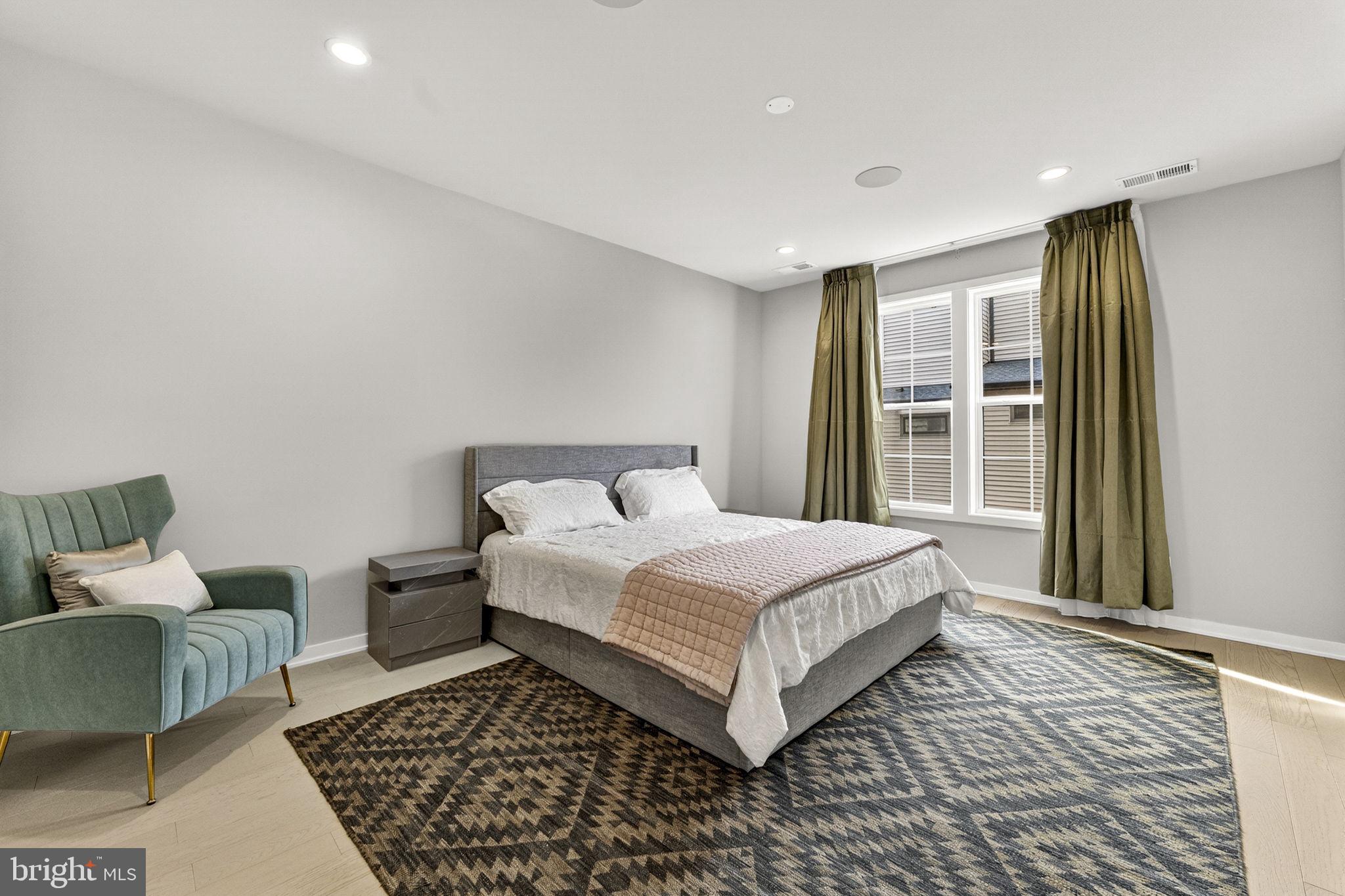 METRO WALK AT MOOREFIELD STATION - Residential