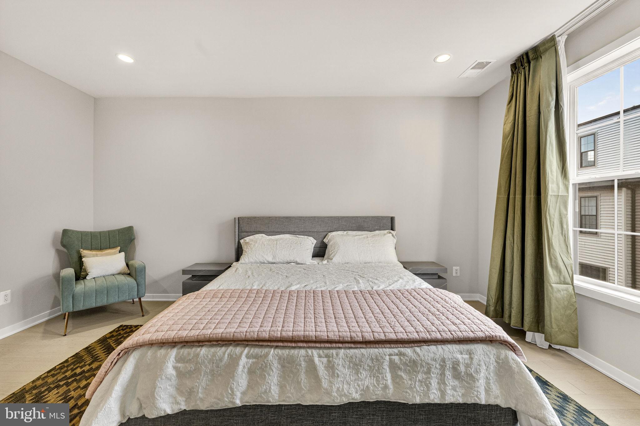 METRO WALK AT MOOREFIELD STATION - Residential