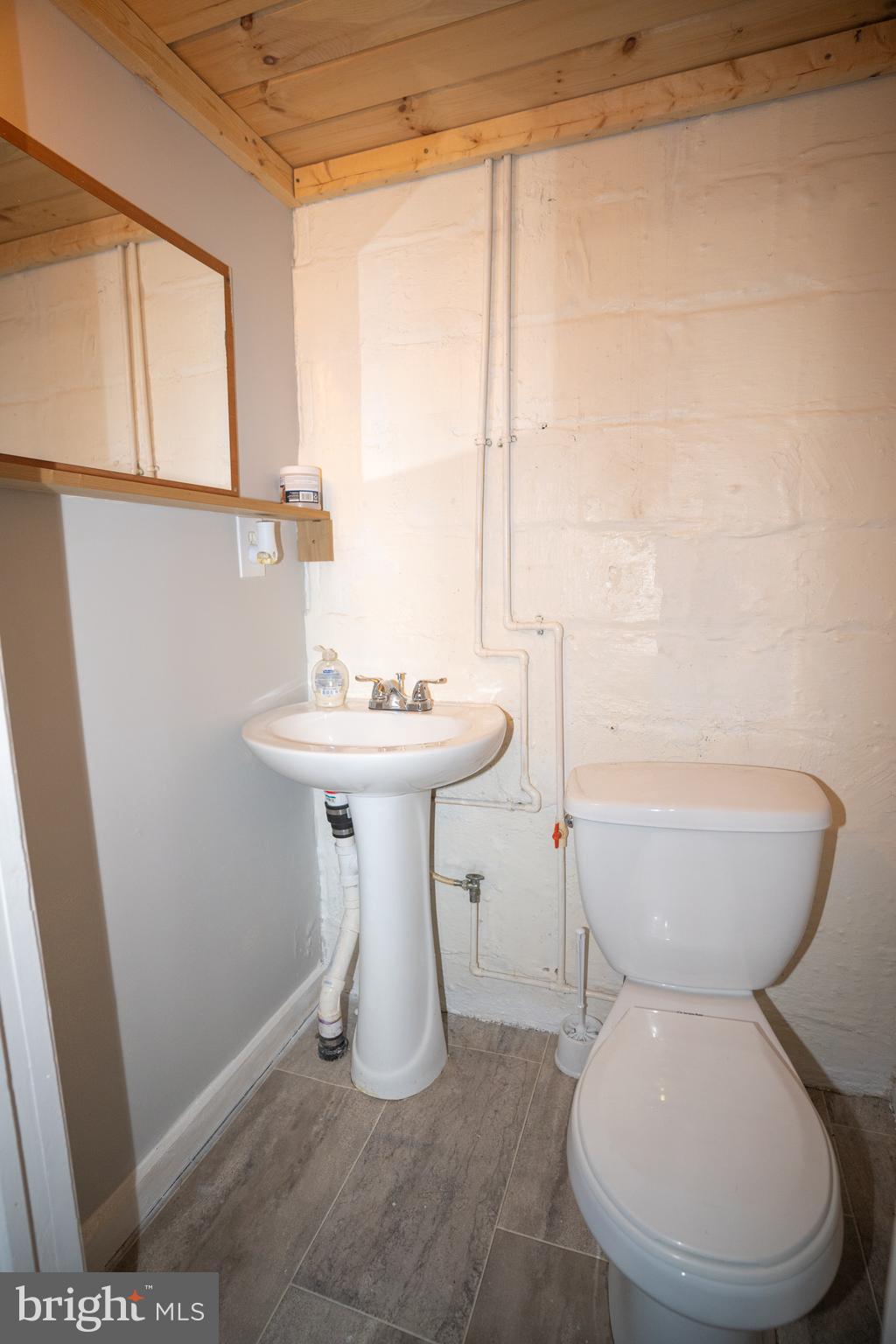 SAINT JOSEPHS - Residential Lease