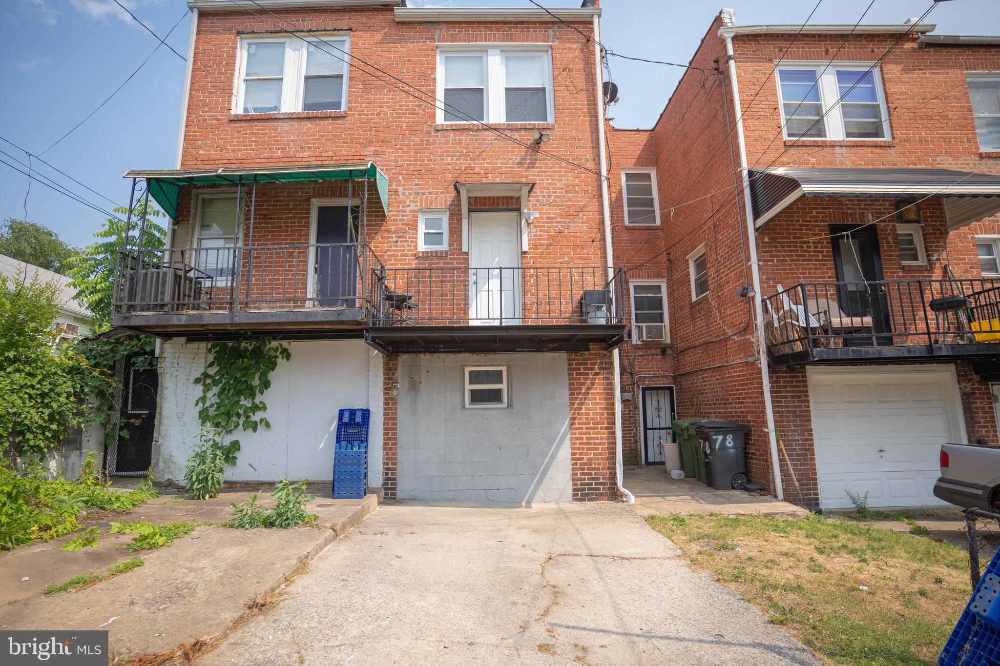 SAINT JOSEPHS - Residential Lease