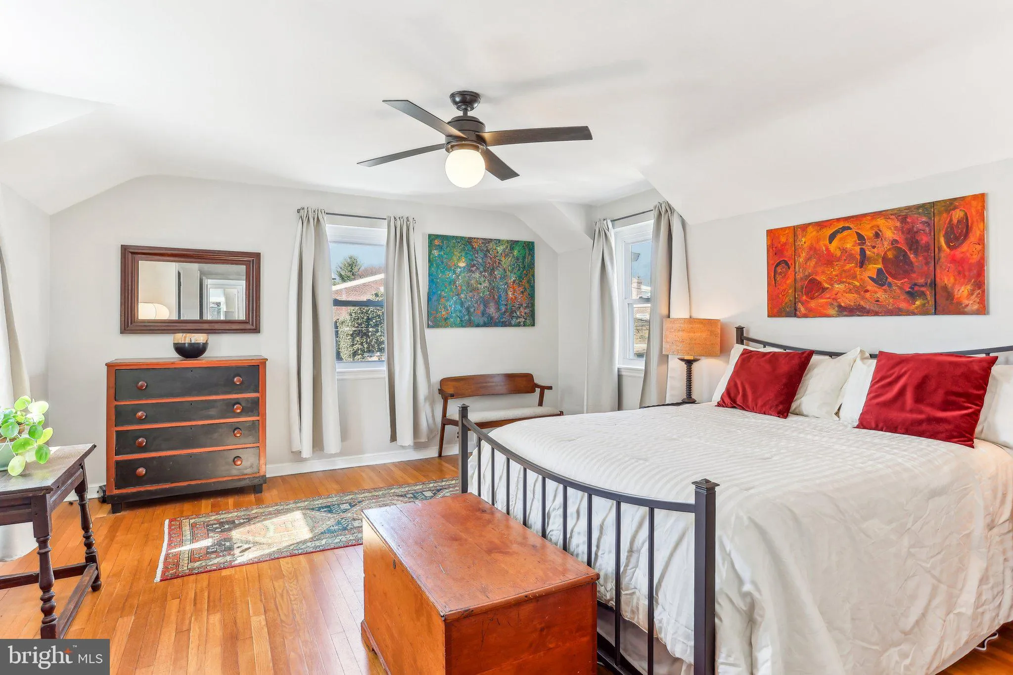 Philadelphia, Pennsylvania 19118, United States, 3 Bedrooms Bedrooms, ,3 BathroomsBathrooms,Residential,Contingent,86682