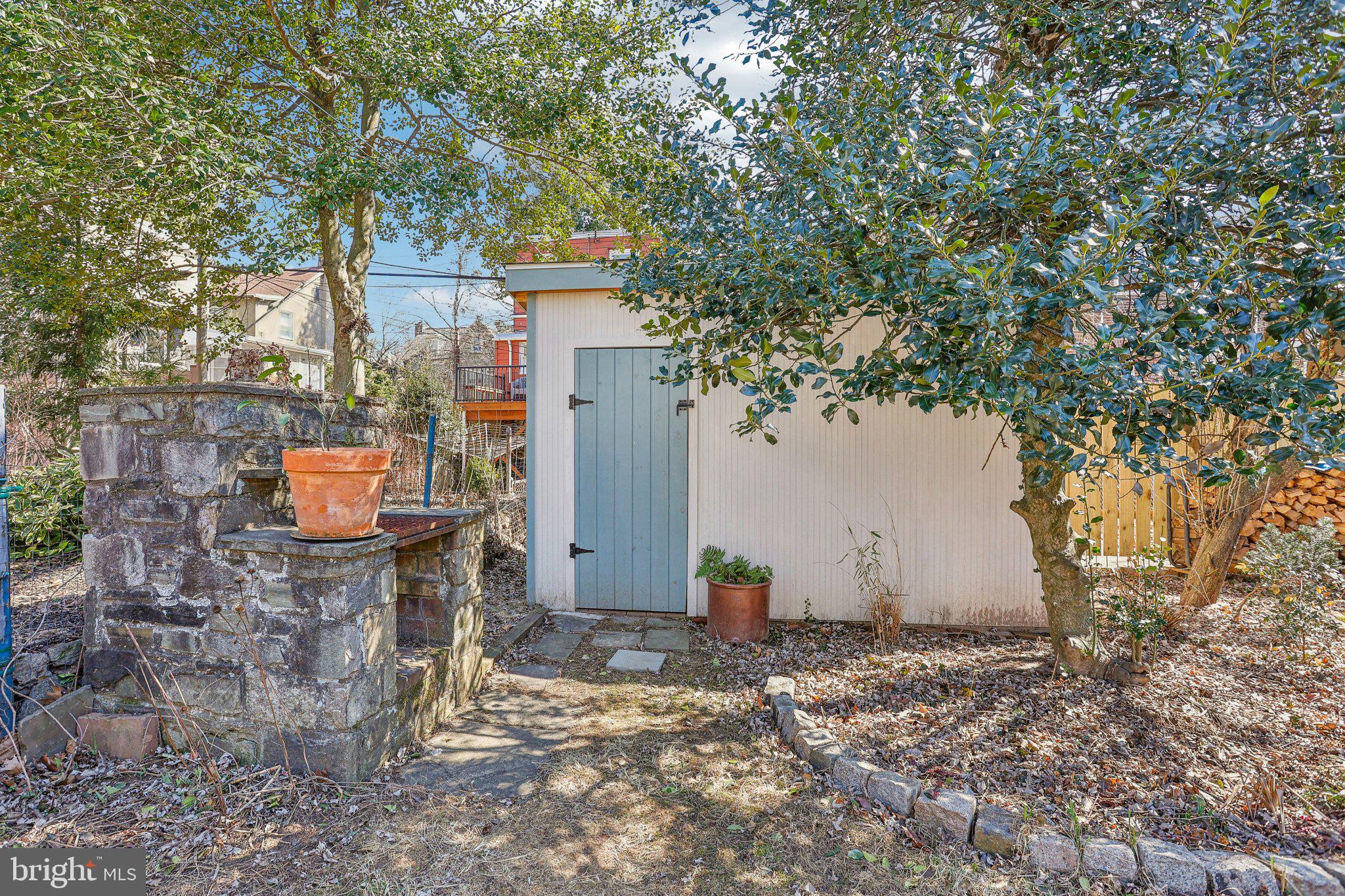 CHESTNUT HILL - Residential