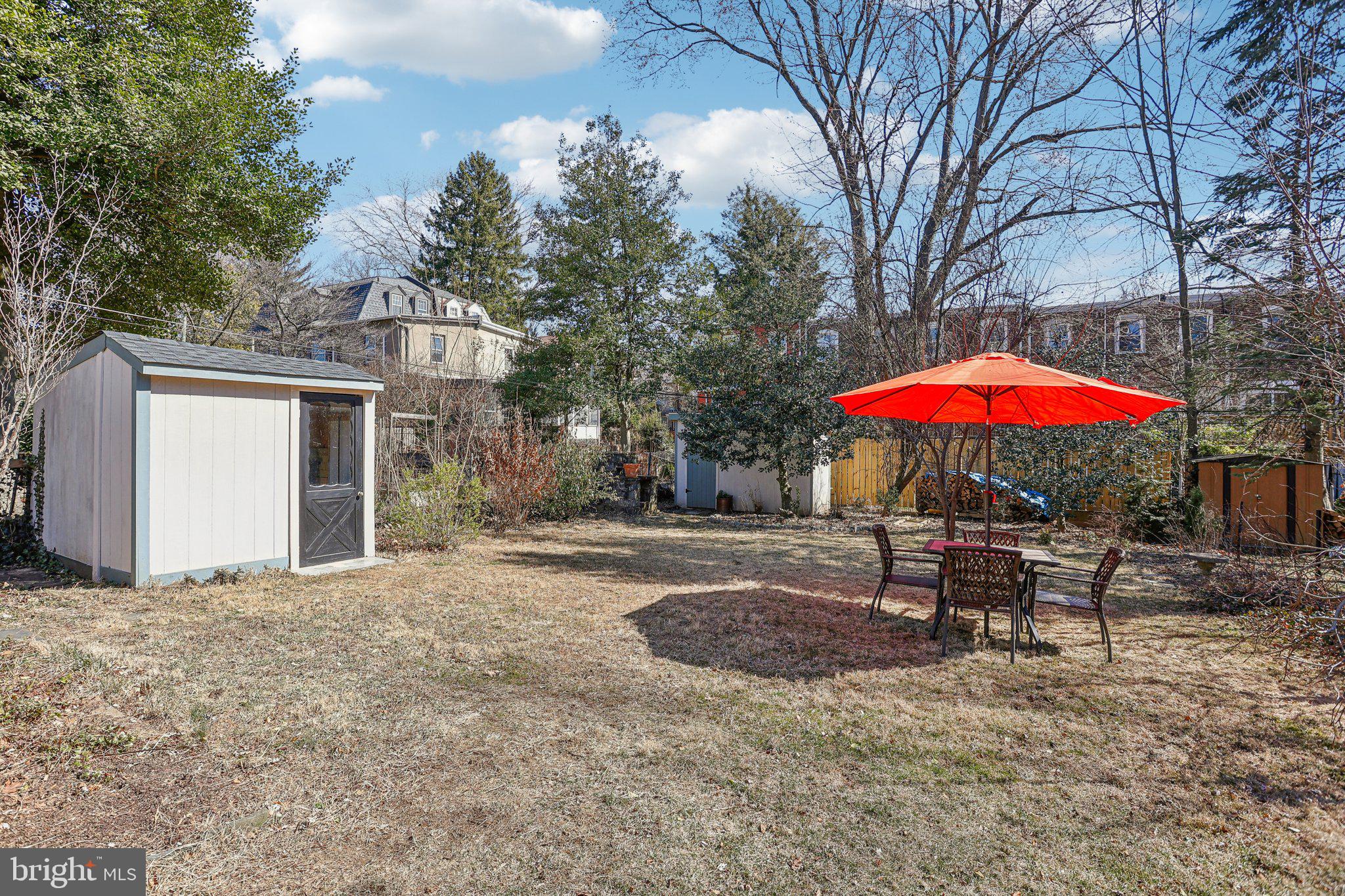 CHESTNUT HILL - Residential