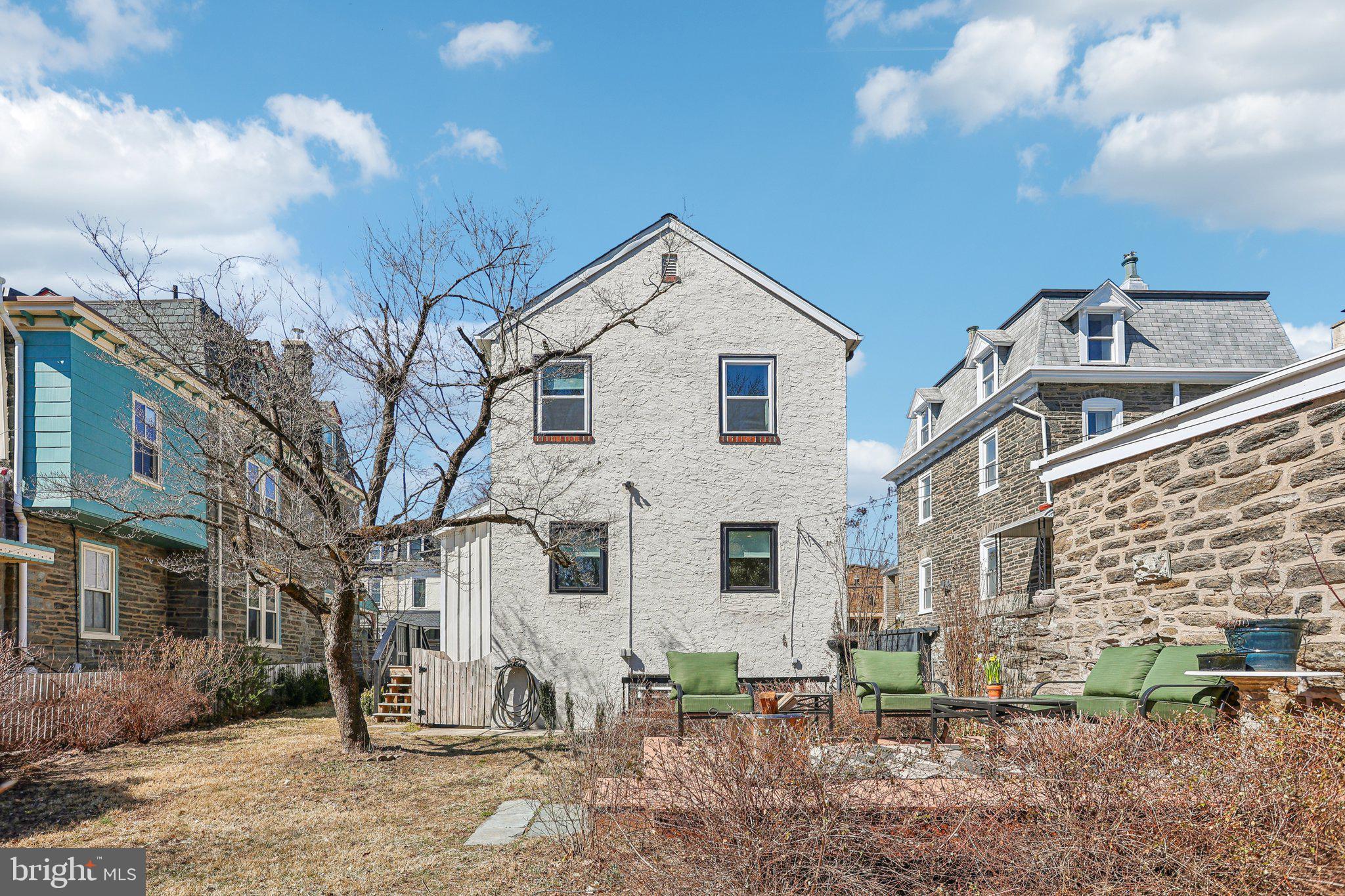 CHESTNUT HILL - Residential