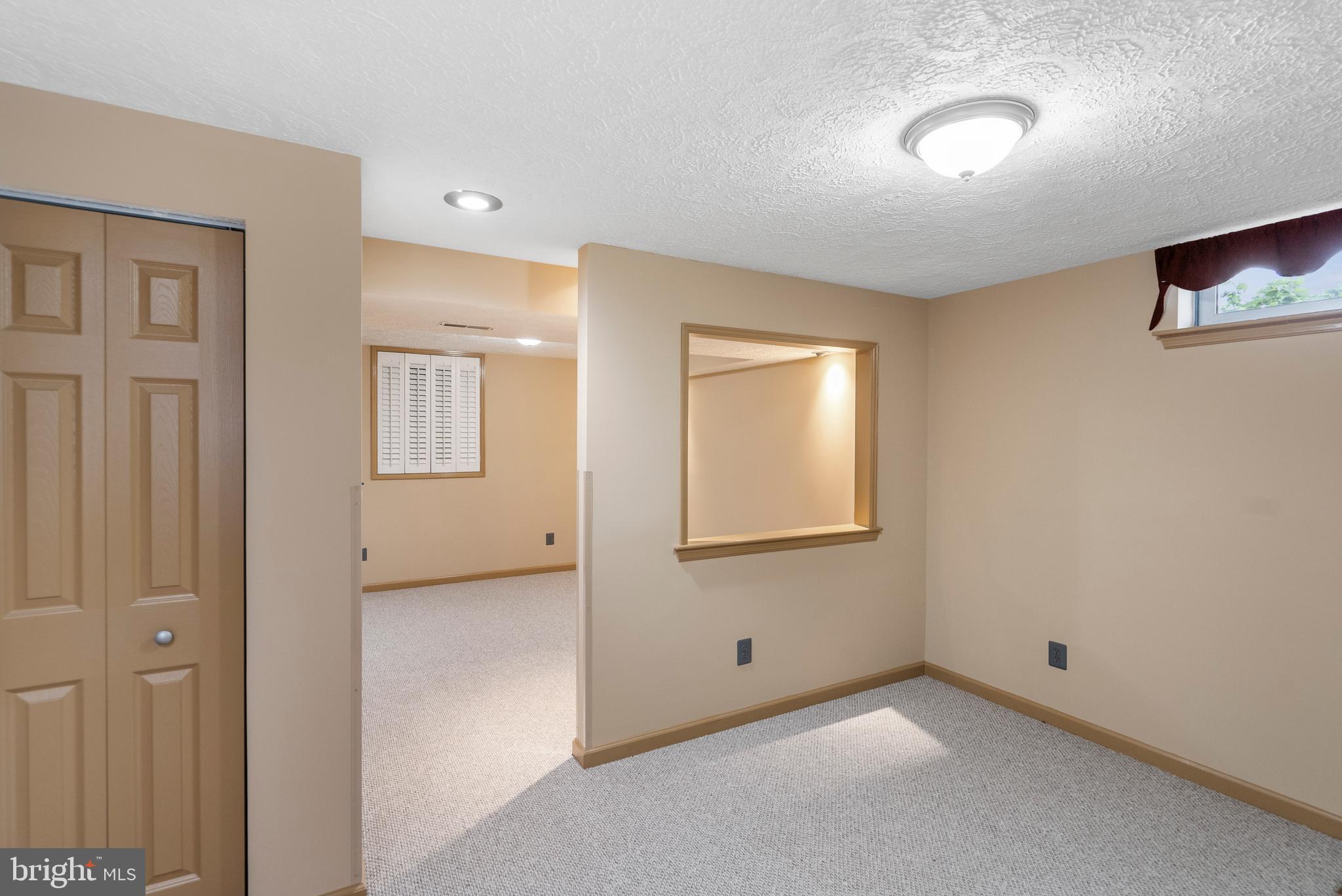 TUCHAHOE FARMS - Residential