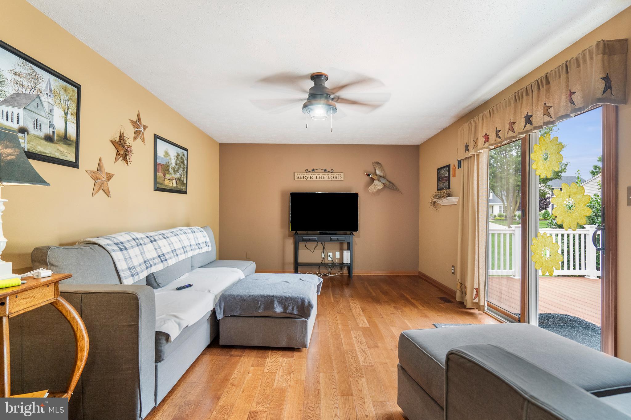 TUCHAHOE FARMS - Residential