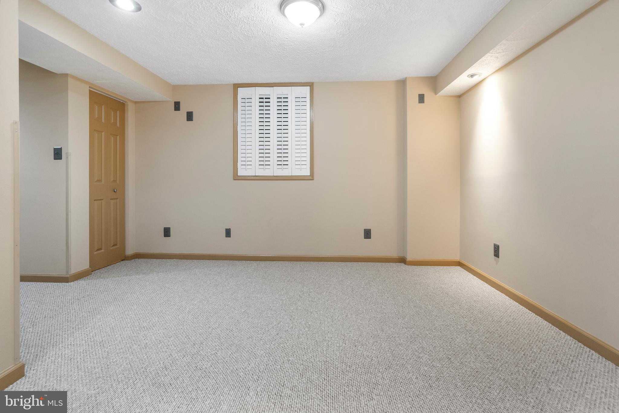 TUCHAHOE FARMS - Residential