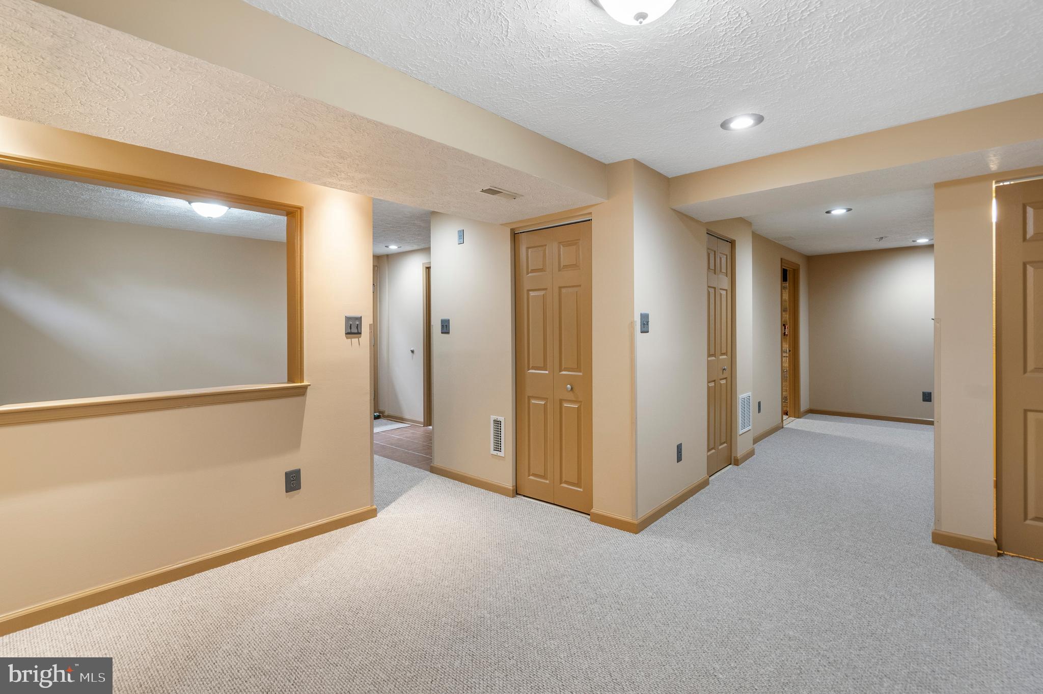 TUCHAHOE FARMS - Residential