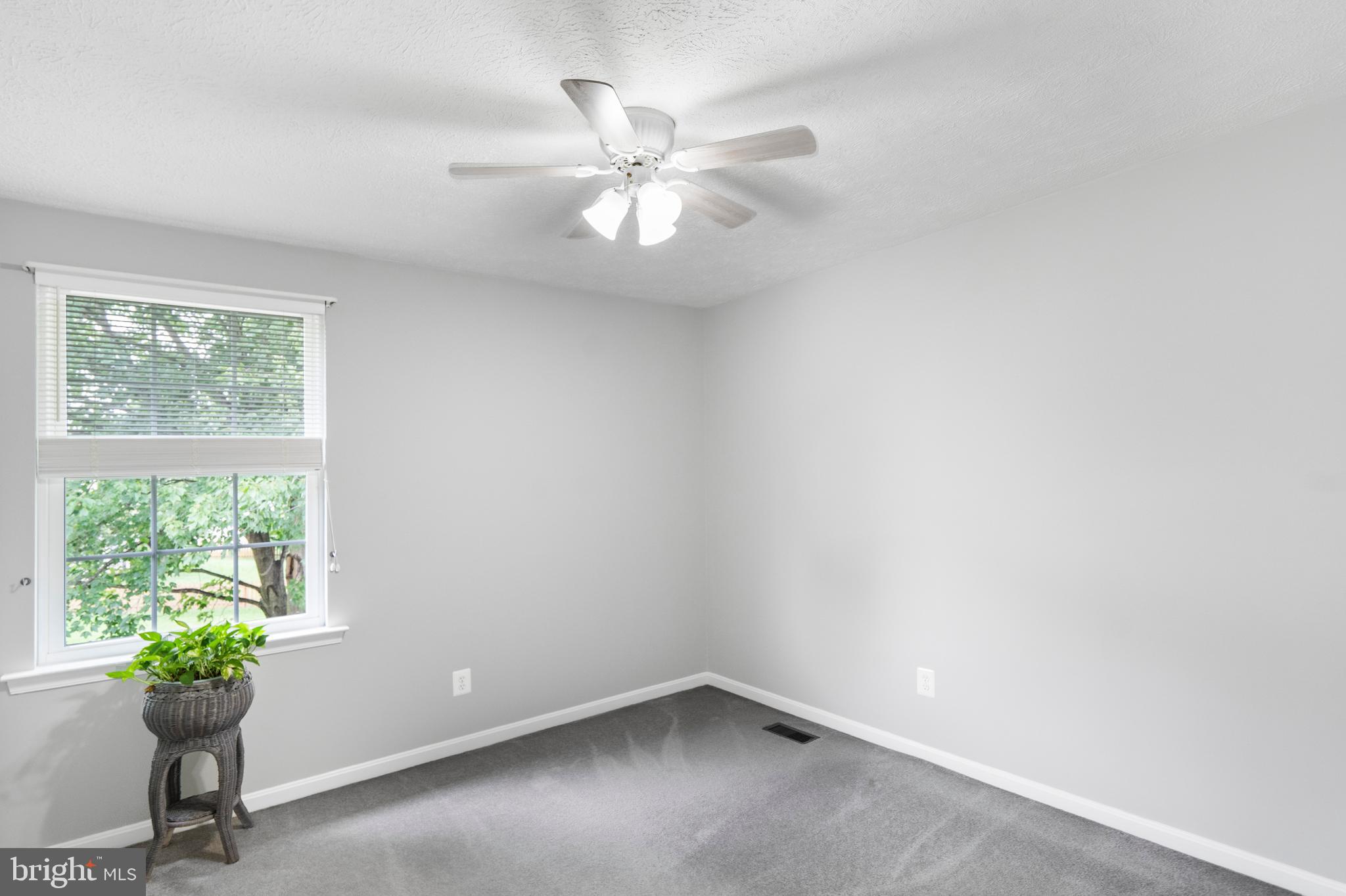 TUCHAHOE FARMS - Residential