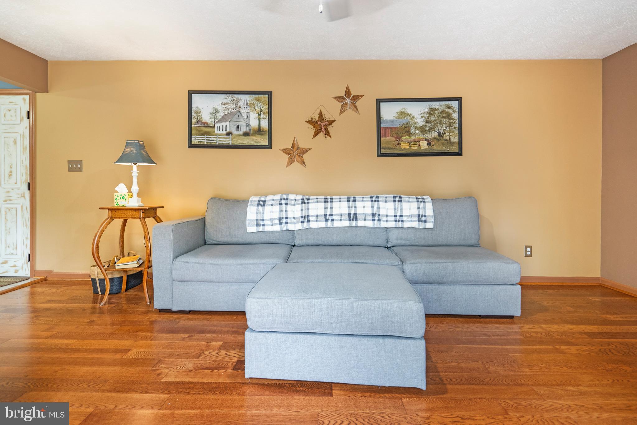 TUCHAHOE FARMS - Residential