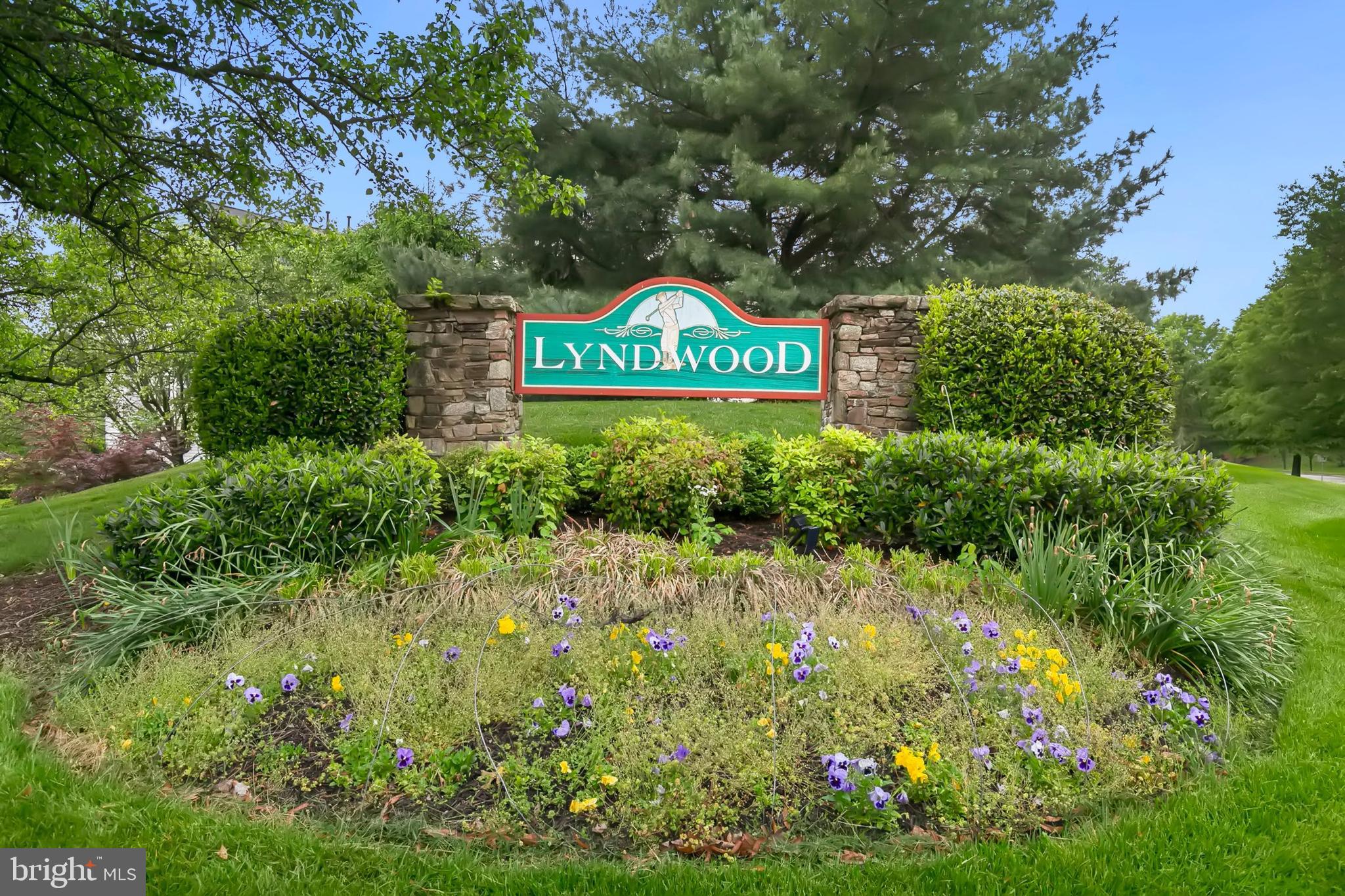 5830 SHADY OAK LANE