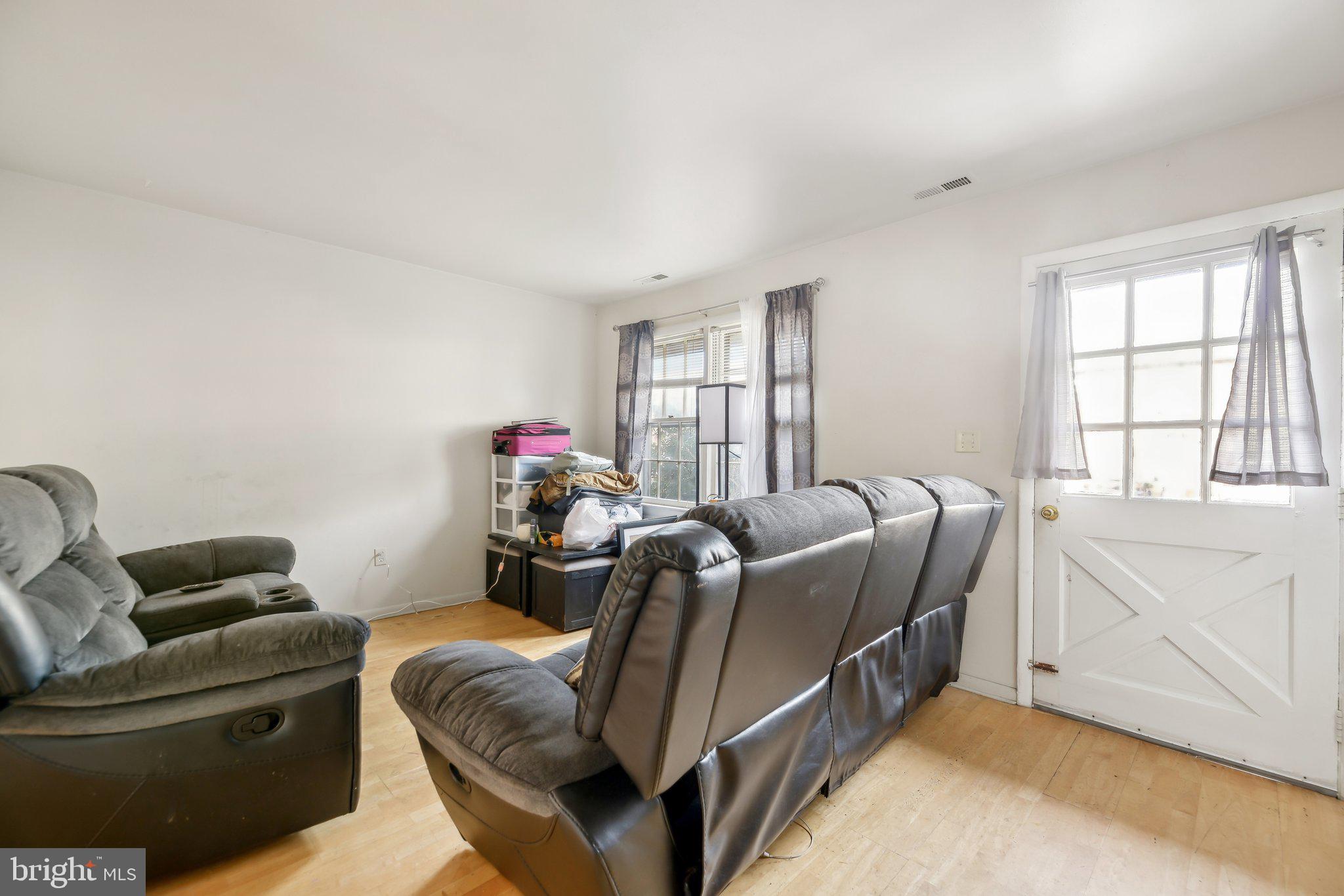 HERITAGE COURT - Residential