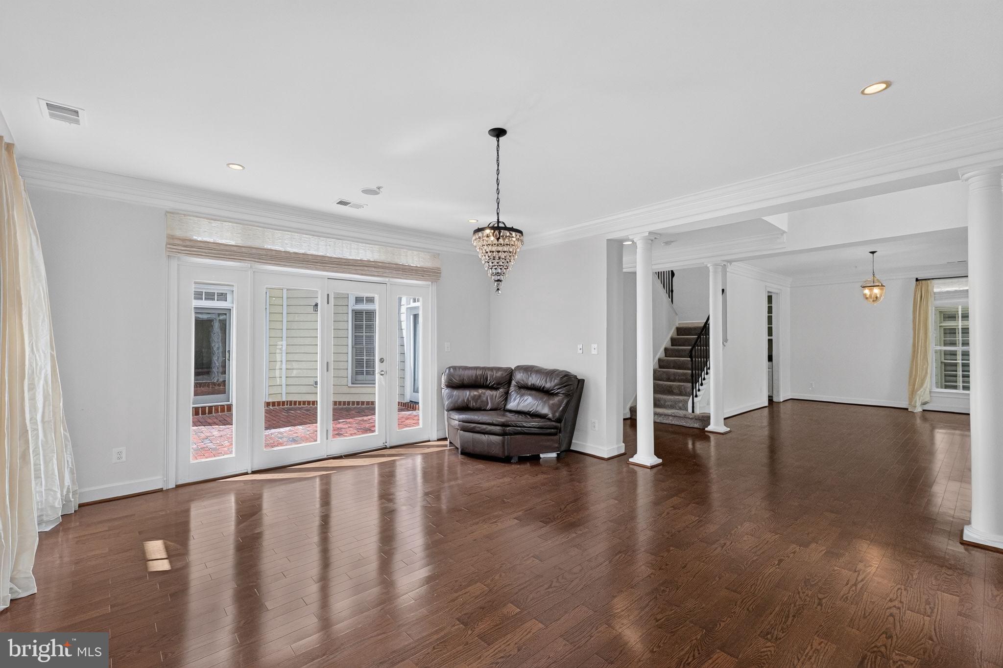 506 GOLDEN OAK TERRACE