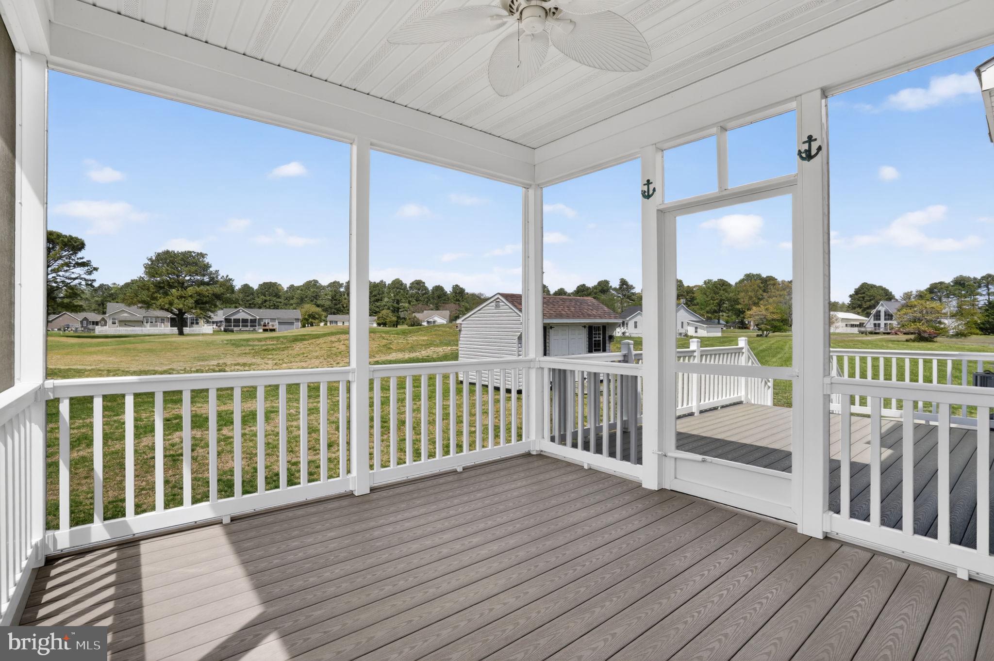 CAPTAIN'S COVE - Residential