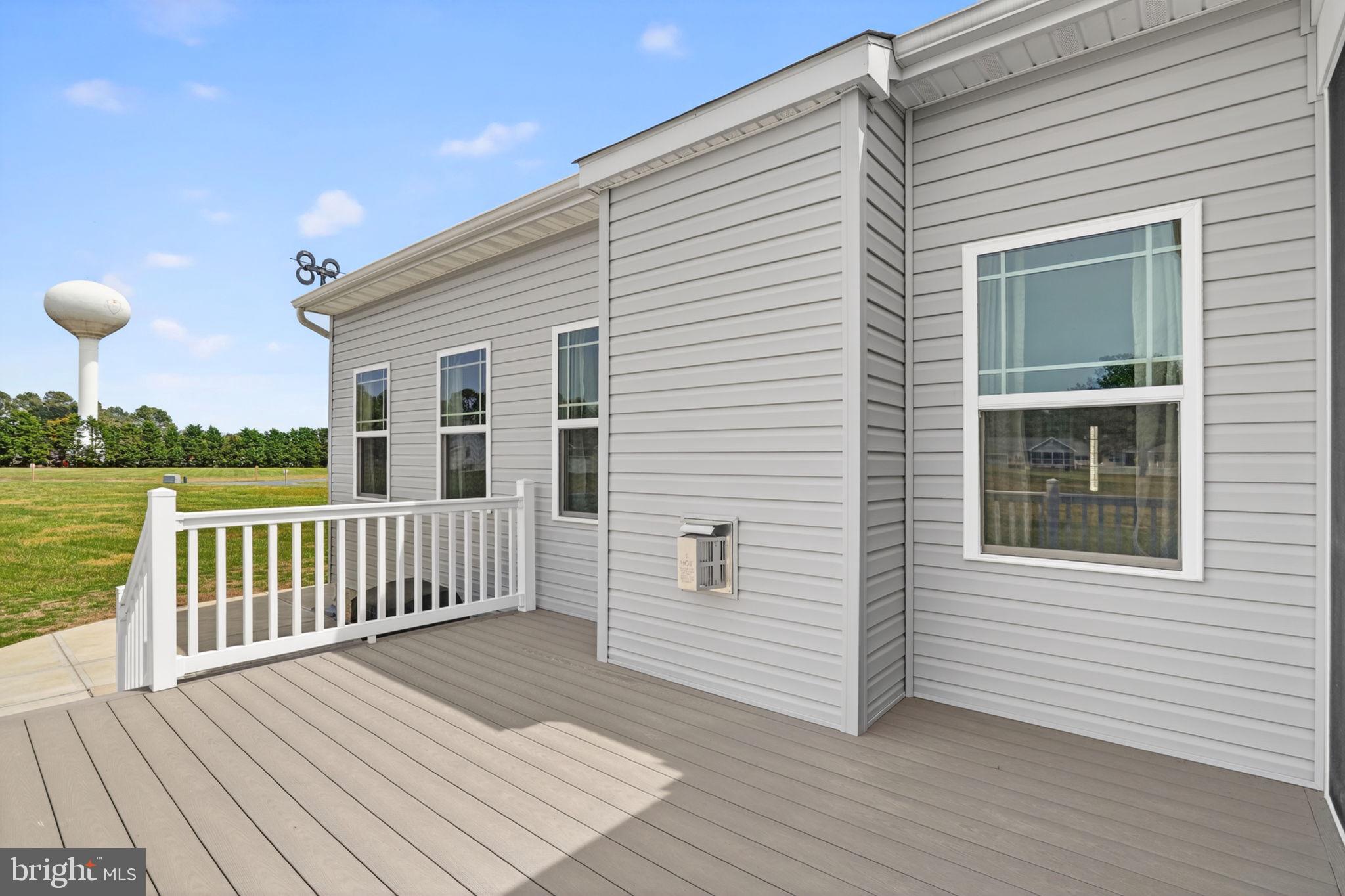 CAPTAIN'S COVE - Residential