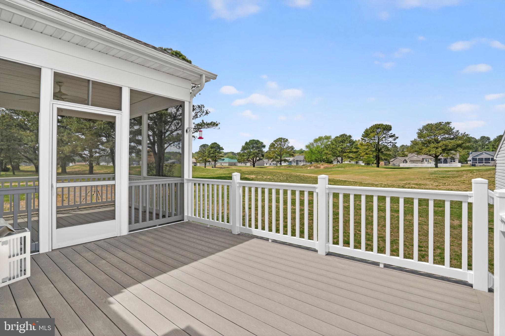 CAPTAIN'S COVE - Residential