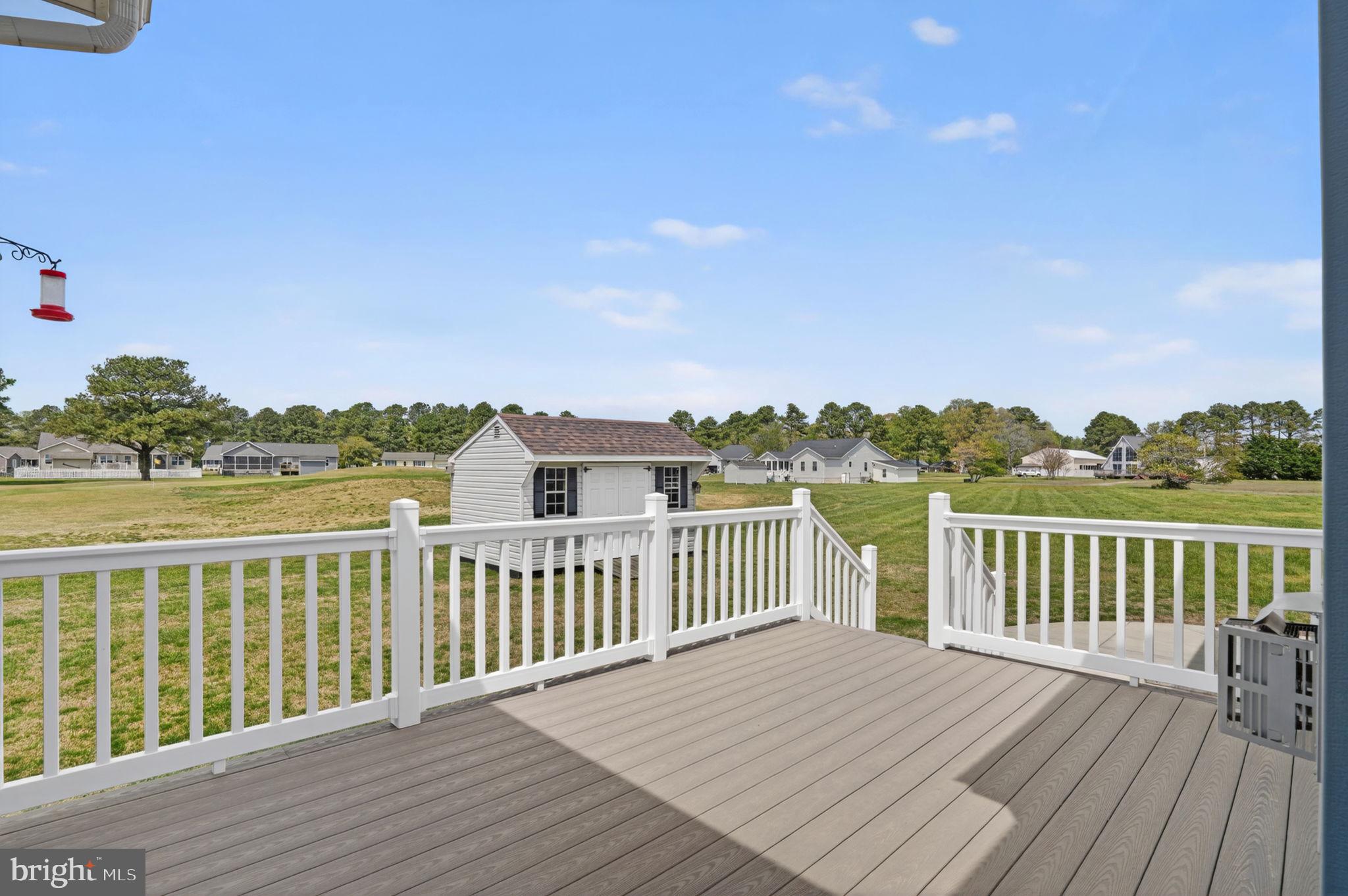 CAPTAIN'S COVE - Residential