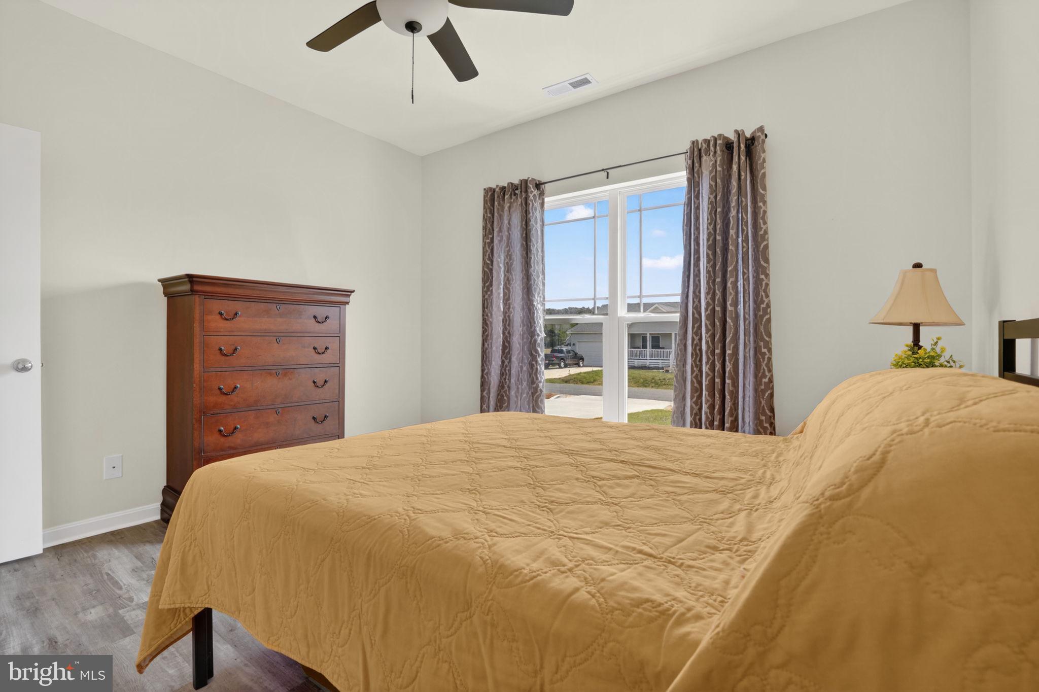 CAPTAIN'S COVE - Residential