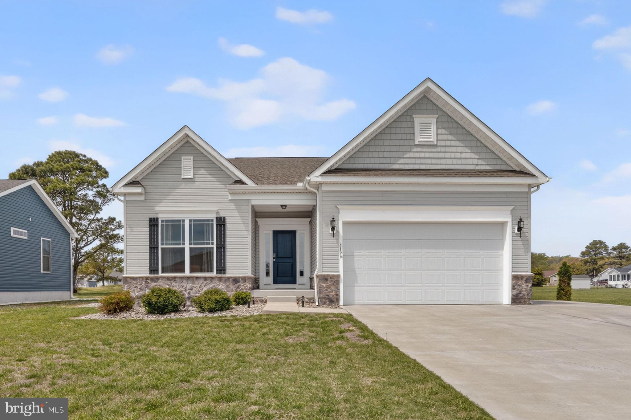 CAPTAIN'S COVE - Residential