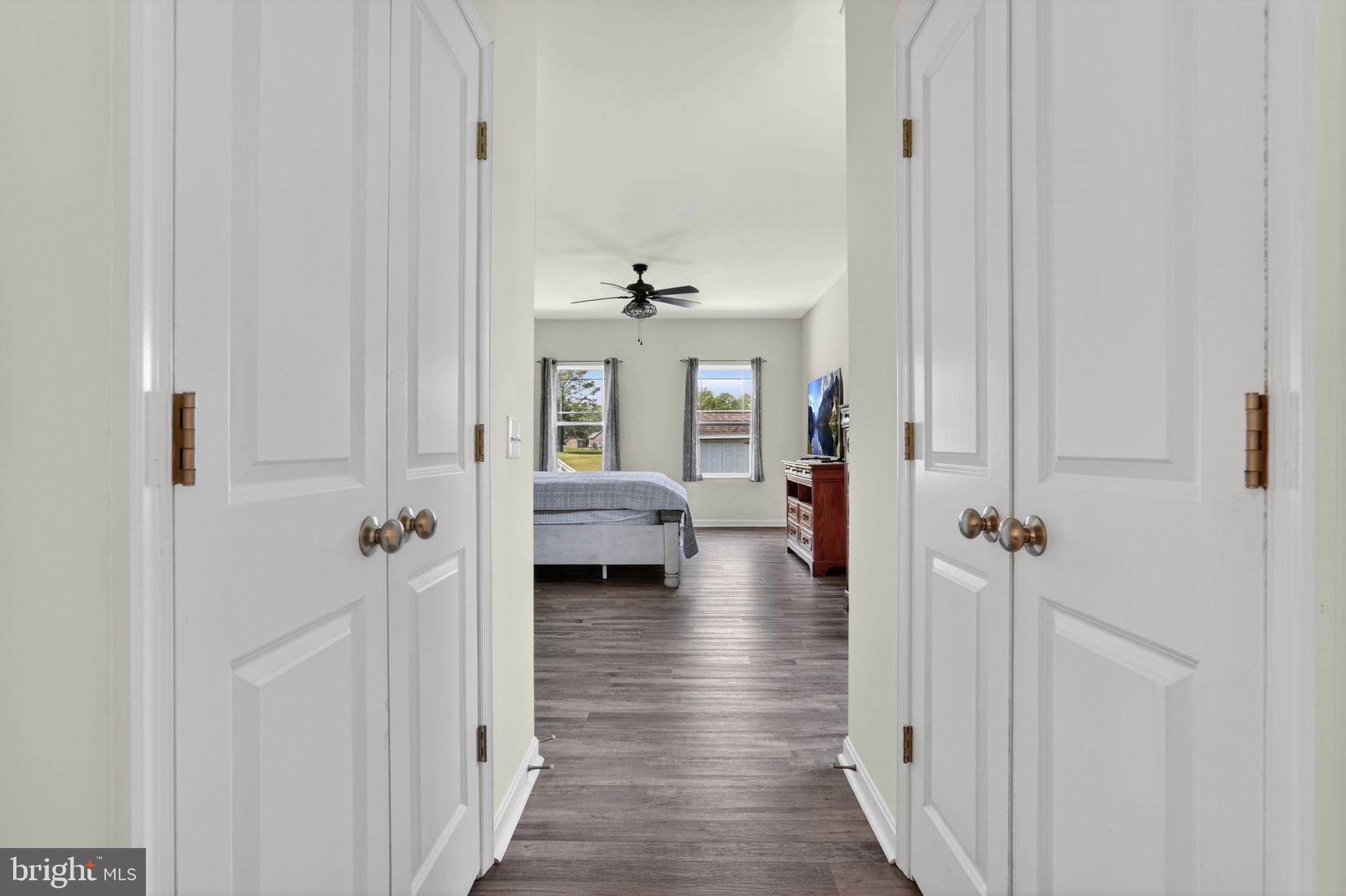 CAPTAIN'S COVE - Residential