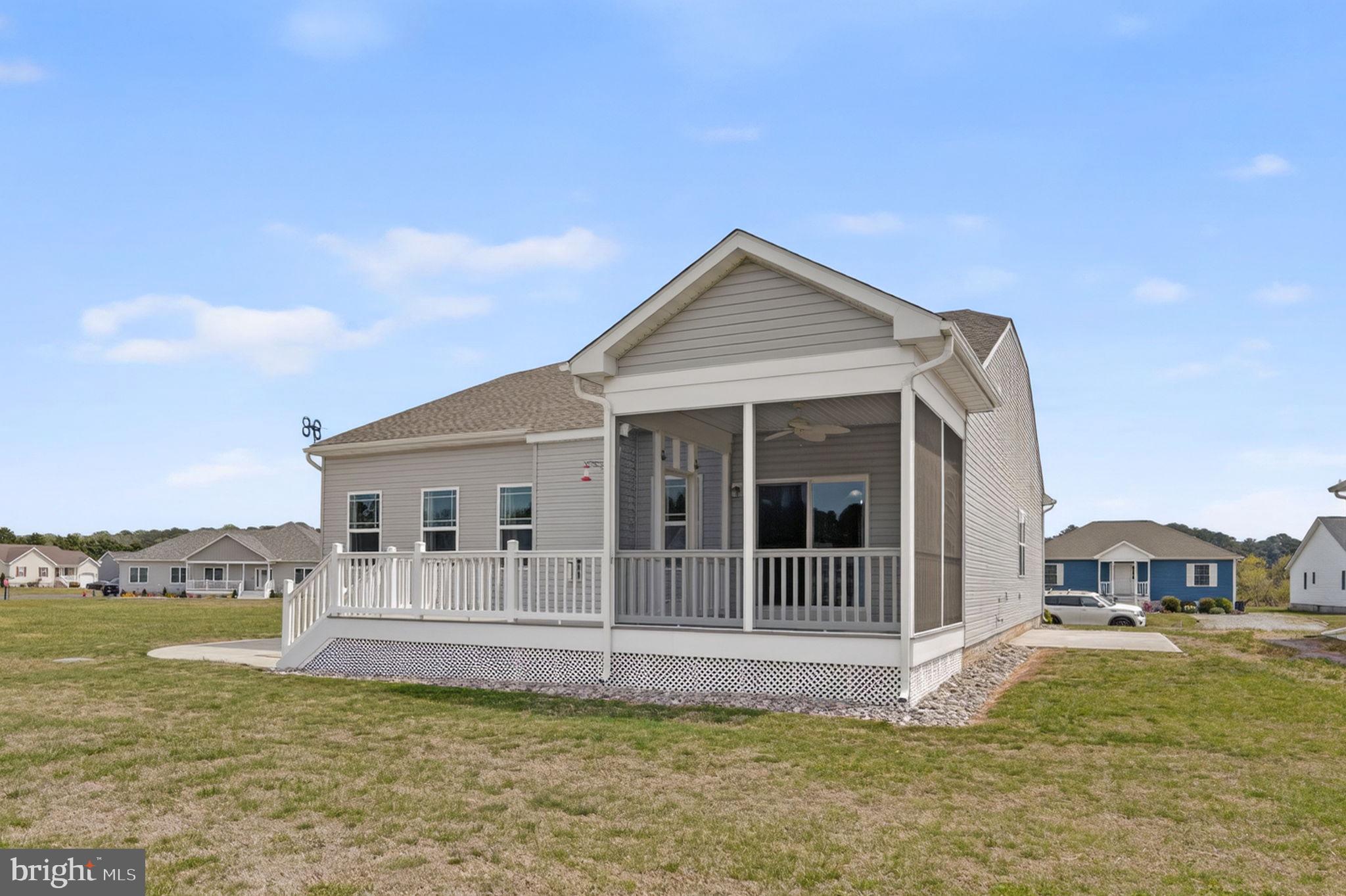 CAPTAIN'S COVE - Residential