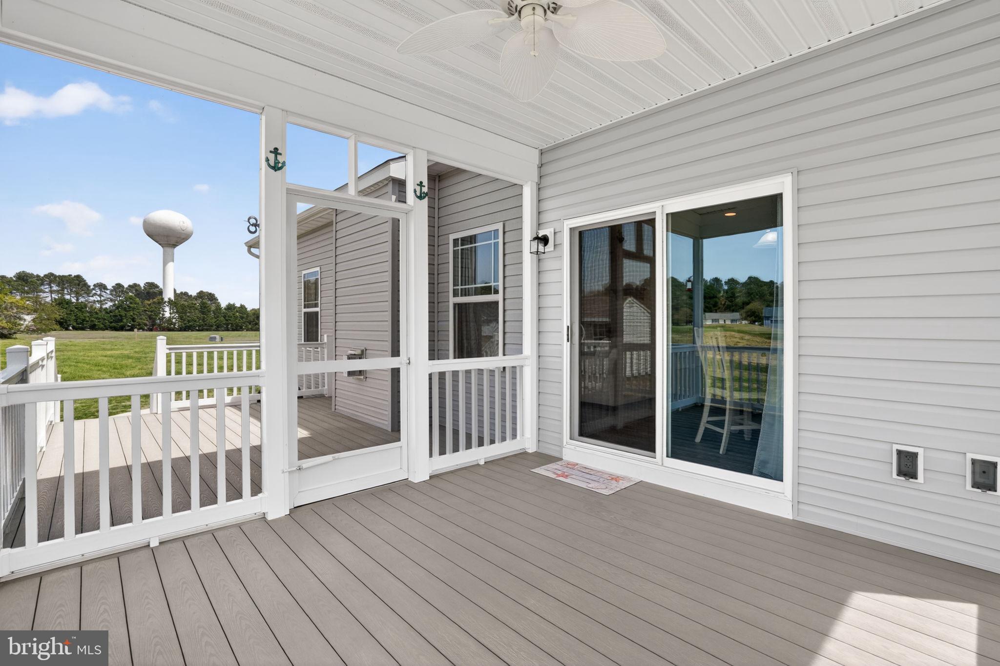 CAPTAIN'S COVE - Residential