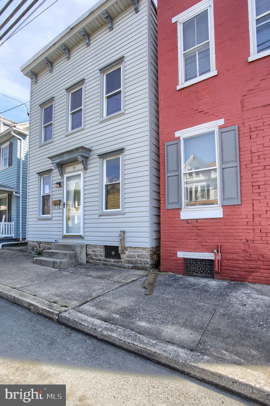 19 W HARRISBURG STREET