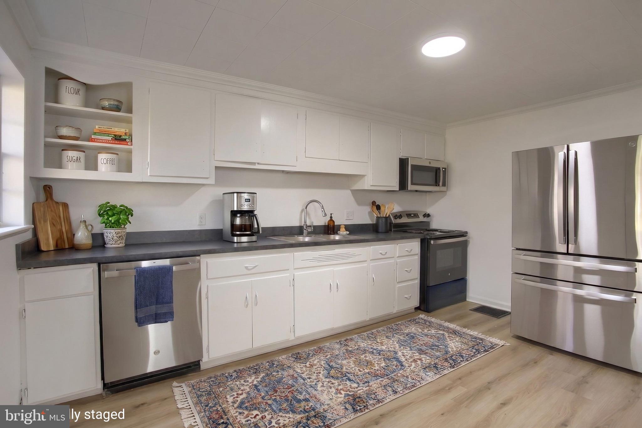 19 W HARRISBURG STREET