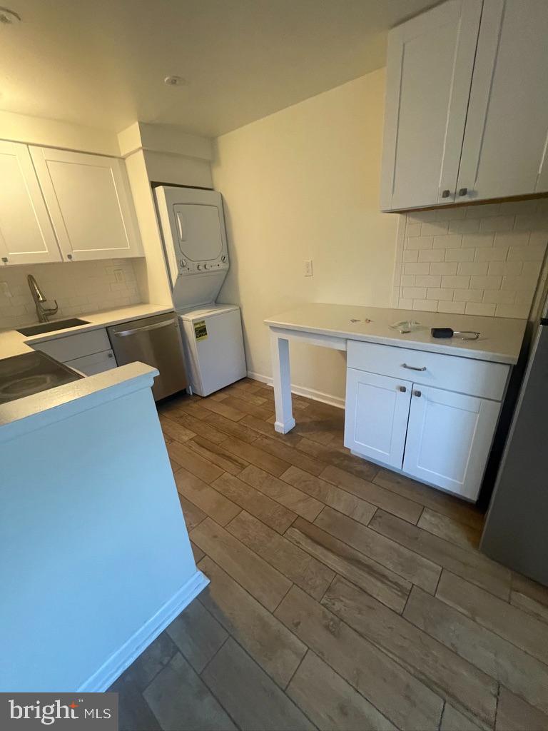 COURT OF HENDERSON - Residential Lease